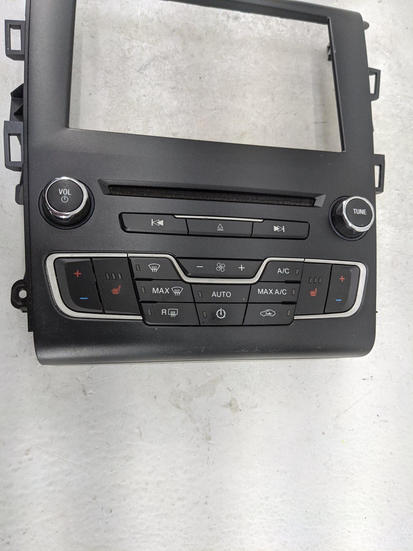 2017-2017 Ford Fusion Radio Control Panel 1483072 - Oemusedautoparts1.com