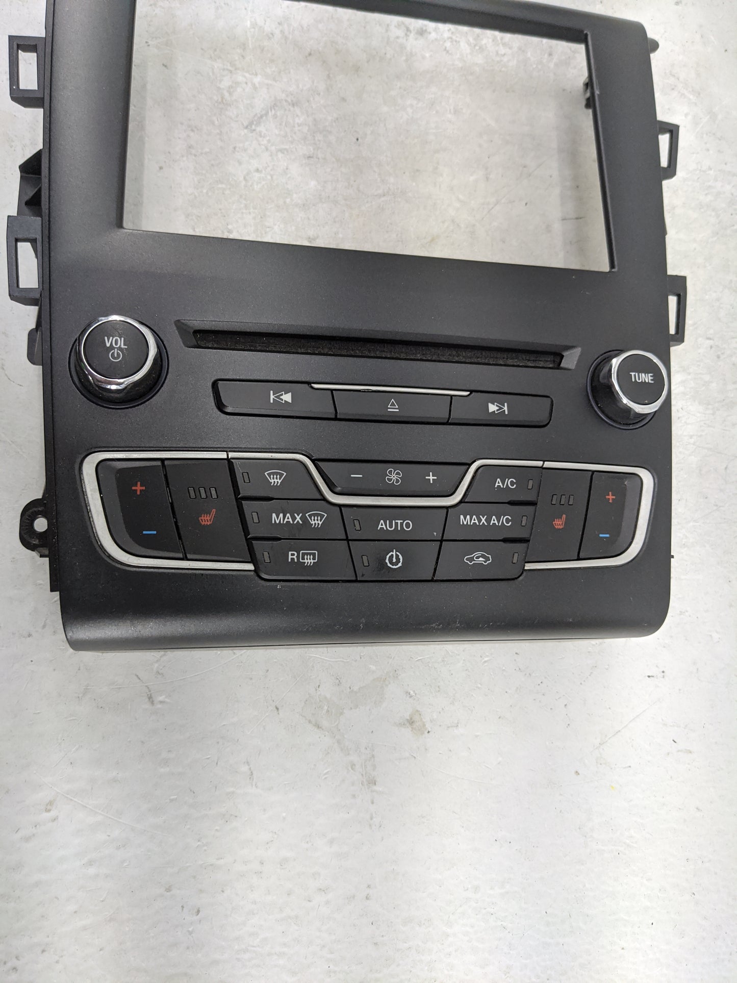 2017-2017 Ford Fusion Radio Control Panel 1483072 - Oemusedautoparts1.com