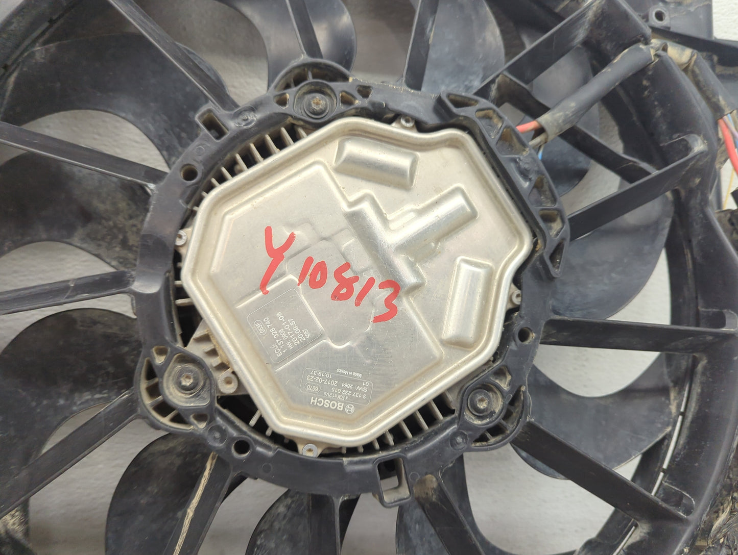 2017 Ford Fusion Electric Radiator Cooling Fan Motor Assembly P/N:F00HX0G100 3137230016, 8W-2884, 84000785, FX6576003 Fits O
