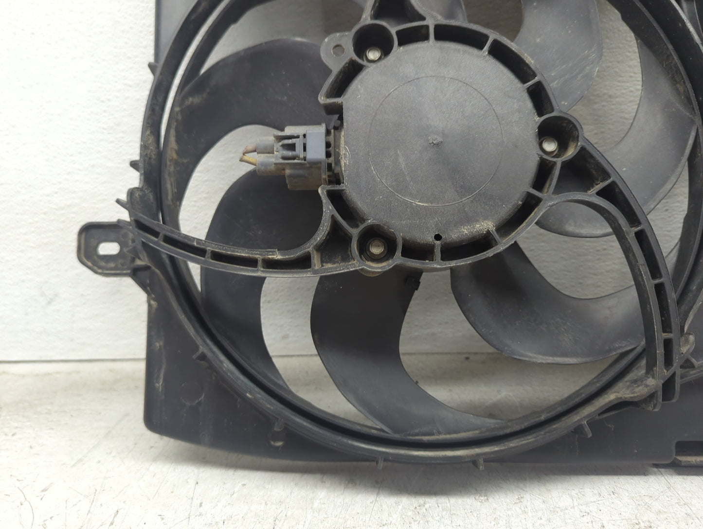 2016-2020 Ford Fusion Electric Radiator Cooling Fan Motor Assembly P/N:N1089122O N1089132O Fits Fits 2016 2017 2018 2019 202