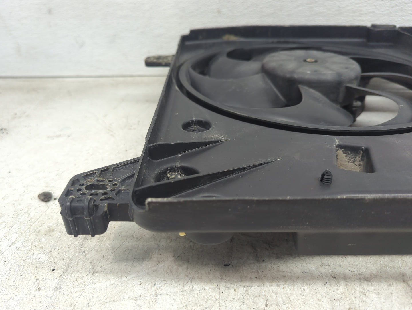 2016-2020 Ford Fusion Electric Radiator Cooling Fan Motor Assembly P/N:N1089122O N1089132O Fits Fits 2016 2017 2018 2019 202