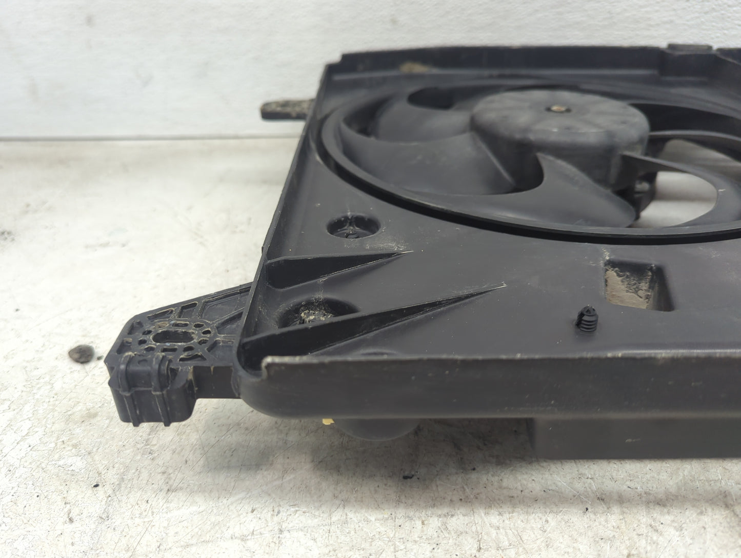 2016-2020 Ford Fusion Electric Radiator Cooling Fan Motor Assembly P/N:N1089122O N1089132O Fits Fits 2016 2017 2018 2019 202