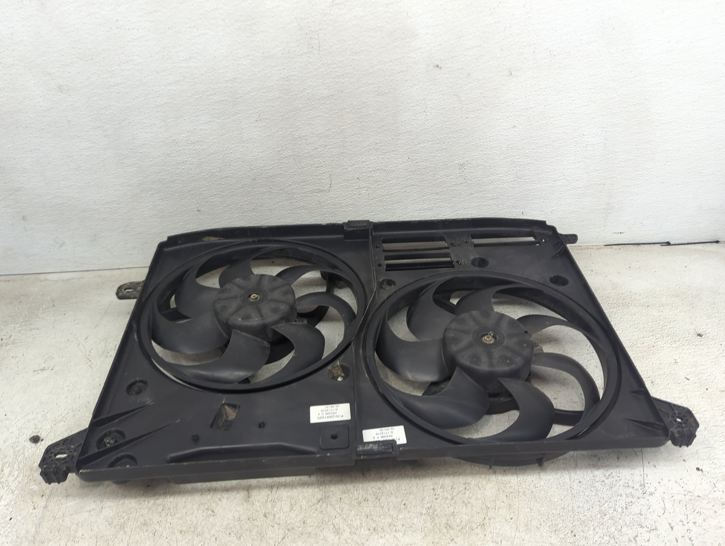 2016-2020 Ford Fusion Electric Radiator Cooling Fan Motor Assembly P/N:N1089122O N1089132O Fits Fits 2016 2017 2018 2019 202