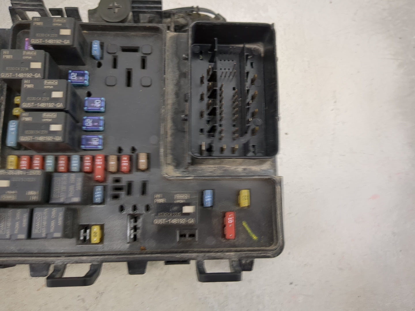 2017-2020 Ford Fusion Fusebox Fuse Box Panel Relay Module P/N:G2GT14A075AA GU5T-14B192-GA Fits Fits 2017 2018 2019 2020 OEM 
