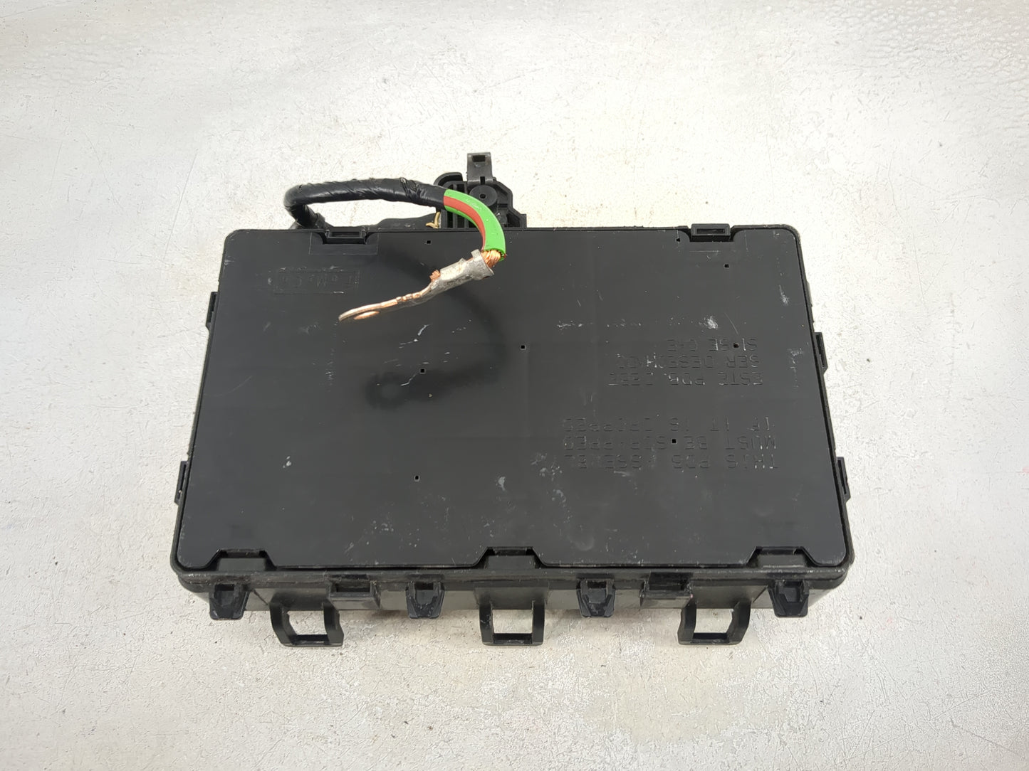 2017-2020 Ford Fusion Fusebox Fuse Box Panel Relay Module P/N:G2GT14A075AA Fits Fits 2017 2018 2019 2020 OEM Used Auto Parts