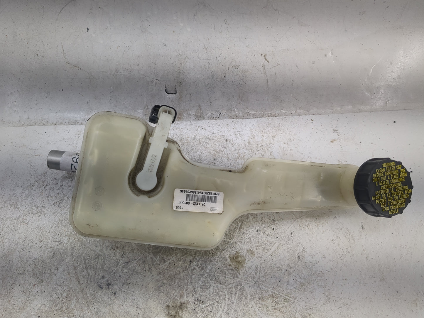 2017-2020 Ford Fusion Brake Master Cylinder 1496920 - Oemusedautoparts1.com
