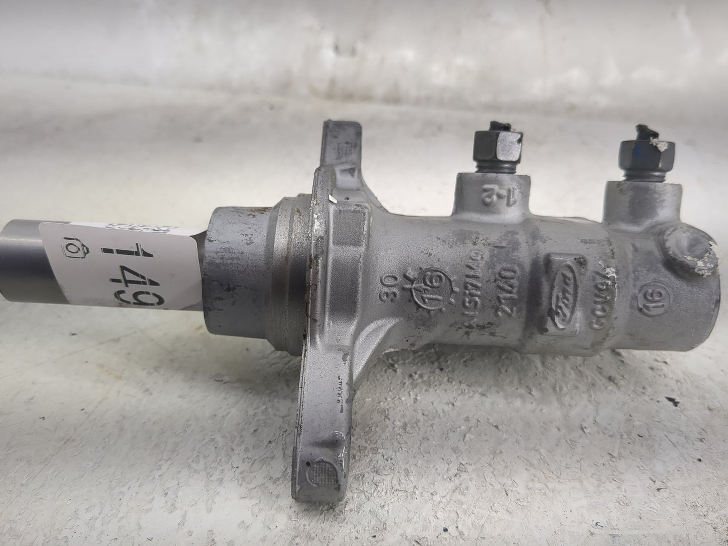 2017-2020 Ford Fusion Brake Master Cylinder 1497885 - Oemusedautoparts1.com