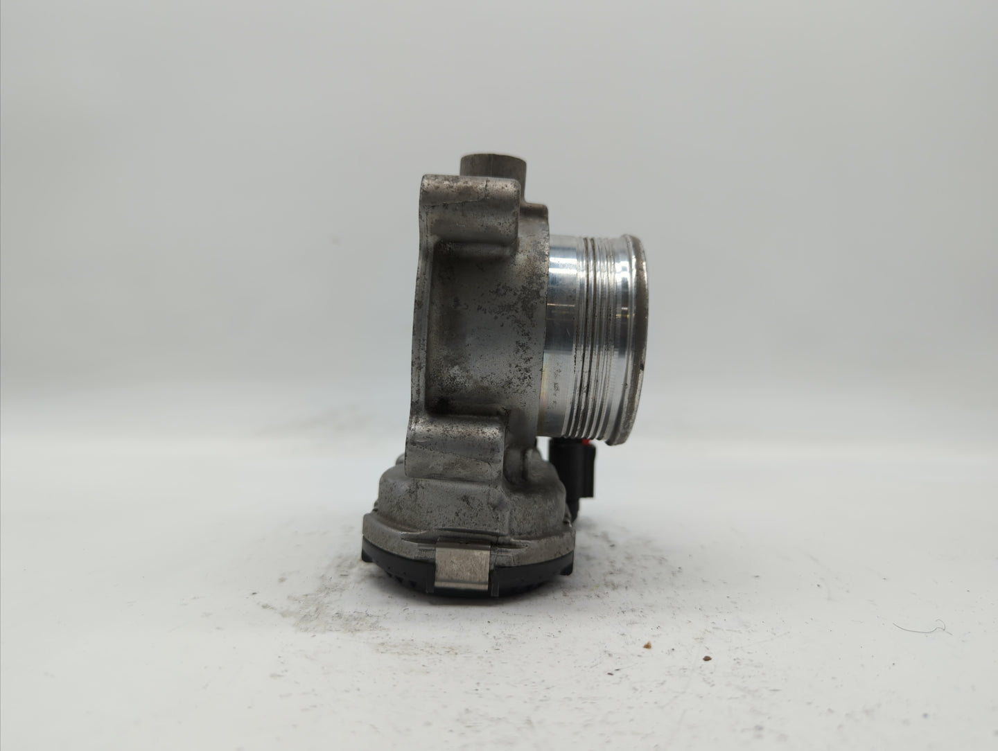 2014-2019 Ford Fusion Throttle Body P/N:DS7E-9F991-BB Fits Fits 2014 2015 2016 2017 2018 2019 OEM Used Auto Parts - Oemuseda