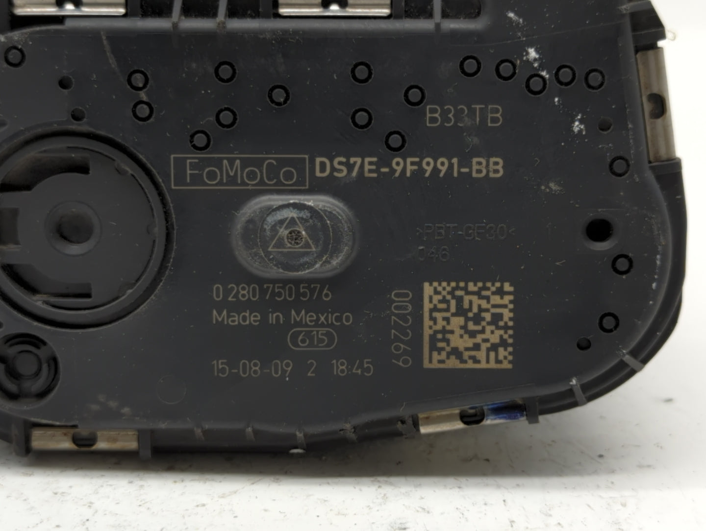 2014-2019 Ford Fusion Throttle Body P/N:DS7E-9F991-BB Fits Fits 2014 2015 2016 2017 2018 2019 OEM Used Auto Parts - Oemuseda