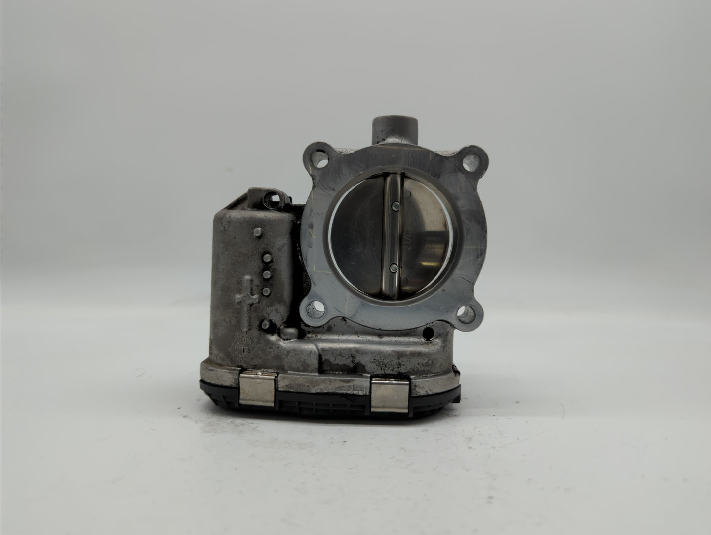 2014-2019 Ford Fusion Throttle Body P/N:DS7E-9F991-BB Fits Fits 2014 2015 2016 2017 2018 2019 OEM Used Auto Parts - Oemuseda