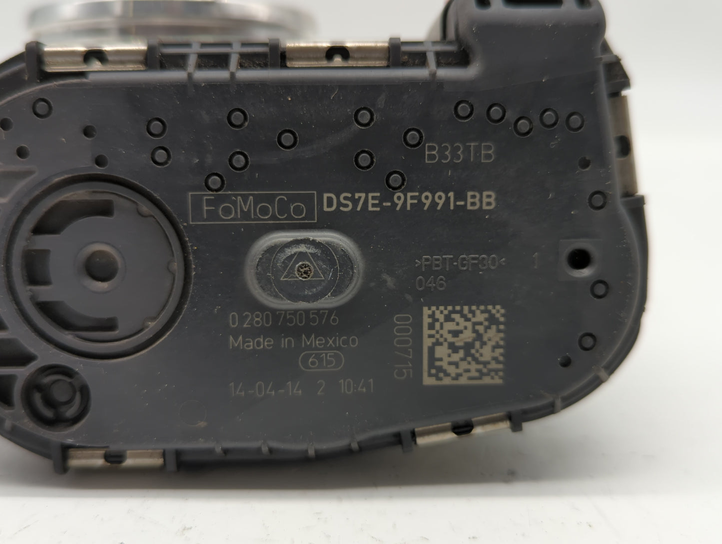 2014-2019 Ford Fusion Throttle Body P/N:DS7E-9F991-BB Fits Fits 2014 2015 2016 2017 2018 2019 OEM Used Auto Parts - Oemuseda