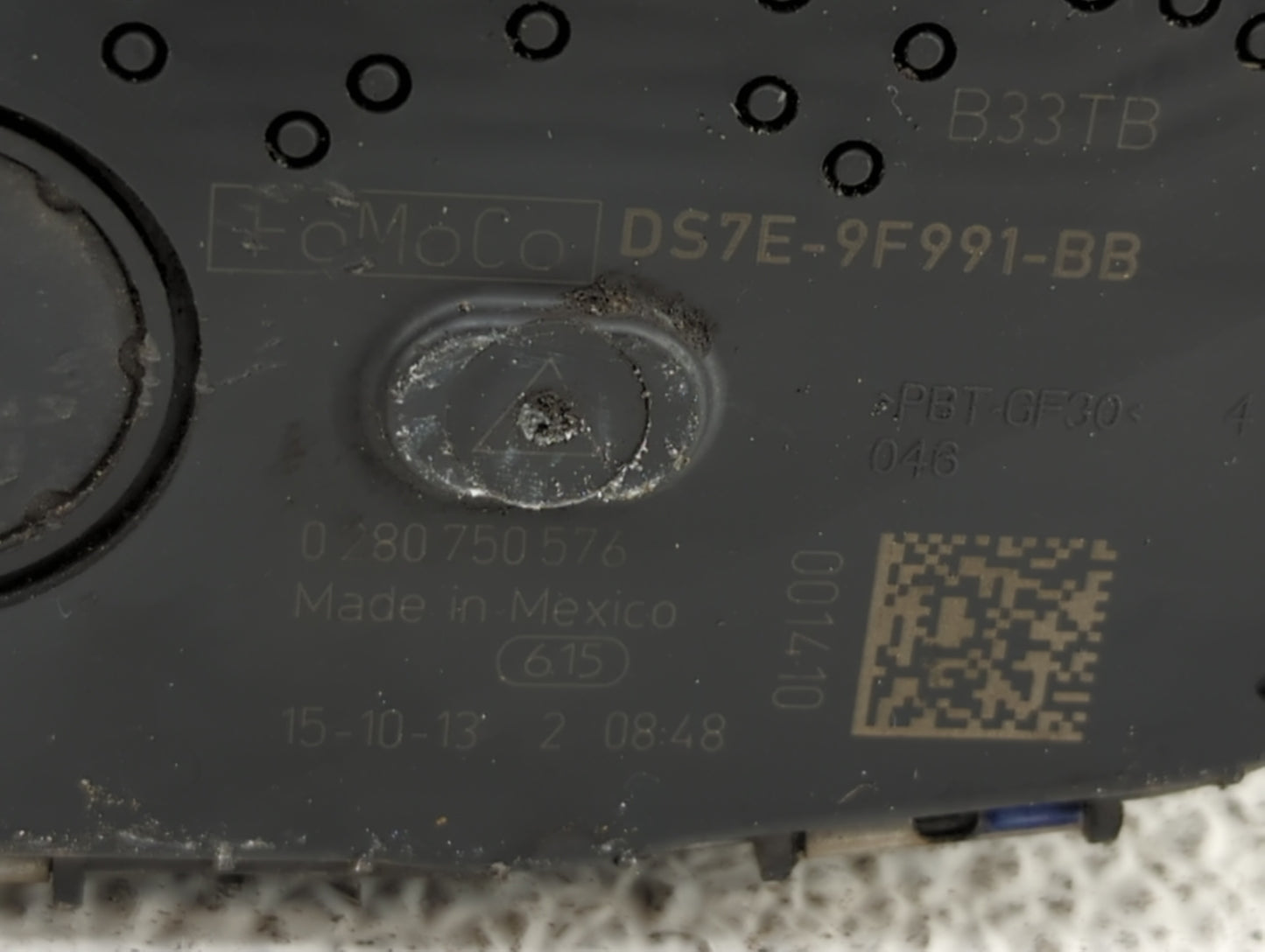 2014-2019 Ford Fusion Throttle Body P/N:DS7E-9F991-BB Fits Fits 2014 2015 2016 2017 2018 2019 OEM Used Auto Parts - Oemuseda