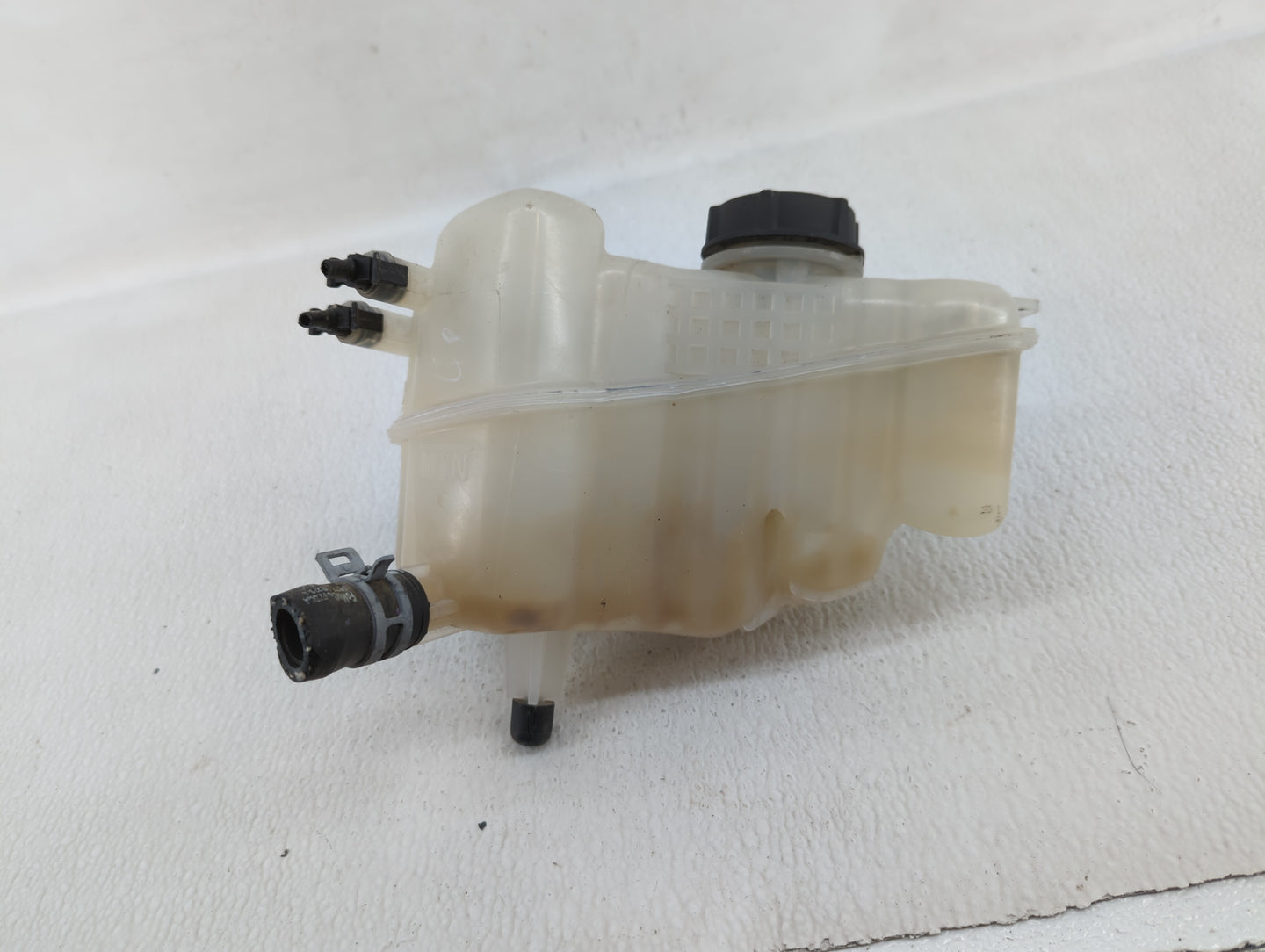2017-2019 Ford Fusion Radiator Coolant Overflow Expansion Tank Bottle - Oemusedautoparts1.com