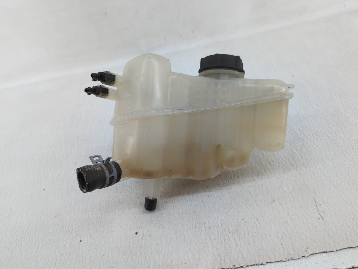 2017-2019 Ford Fusion Radiator Coolant Overflow Expansion Tank Bottle - Oemusedautoparts1.com