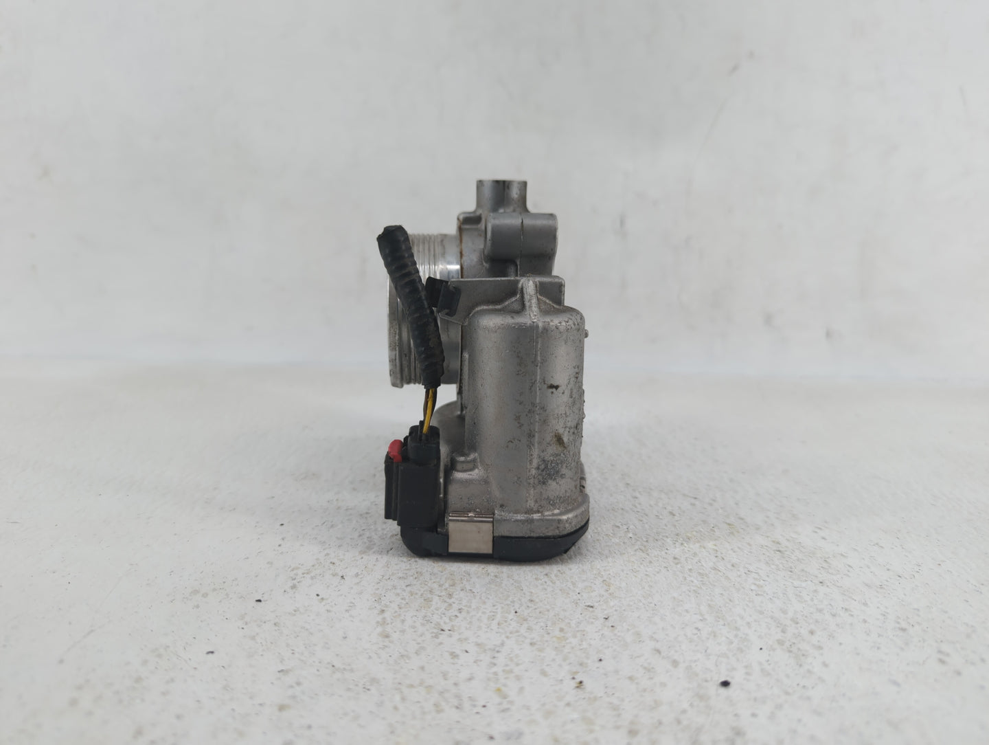 2014-2019 Ford Fusion Throttle Body P/N:0 280 750 566 DS7E-9F991-BB Fits Fits 2014 2015 2016 2017 2018 2019 OEM Used Auto Pa