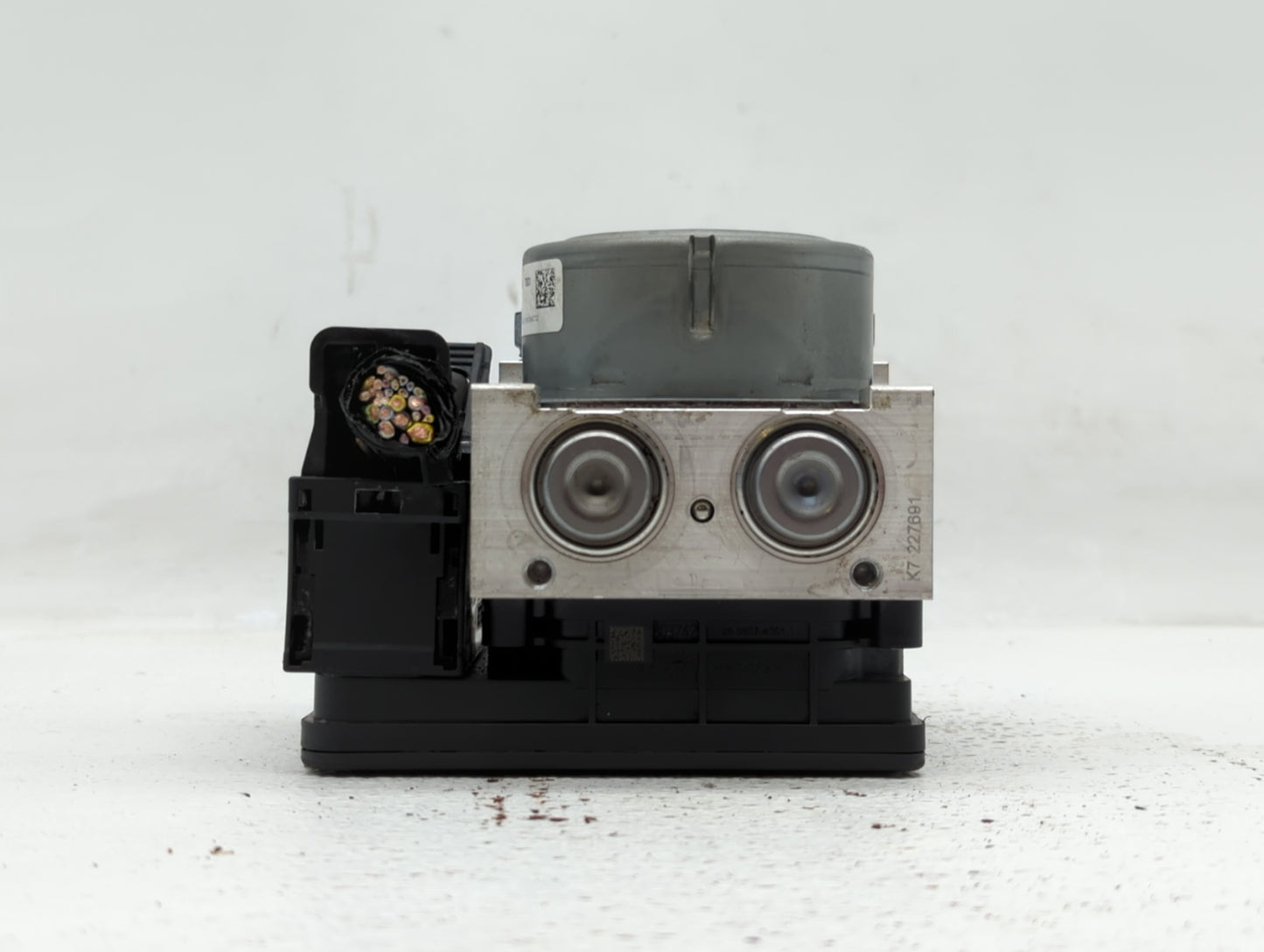 2017-2018 Ford Fusion ABS Pump Control Module Replacement P/N:HG9C-2B373-BG HG9C-2C219-LG, HG9C-2B373-BH Fits Fits 2017 2018