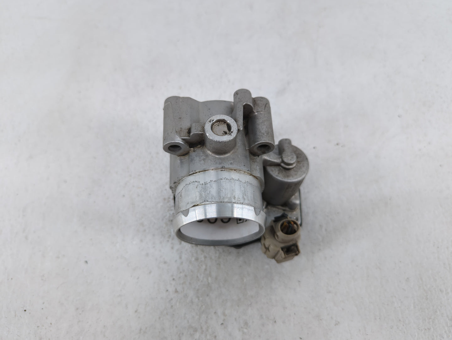 2014-2019 Ford Fusion Throttle Body P/N:DS7G-9F991-BB DS7G-9F991-CA Fits Fits 2014 2015 2016 2017 2018 2019 OEM Used Auto Pa