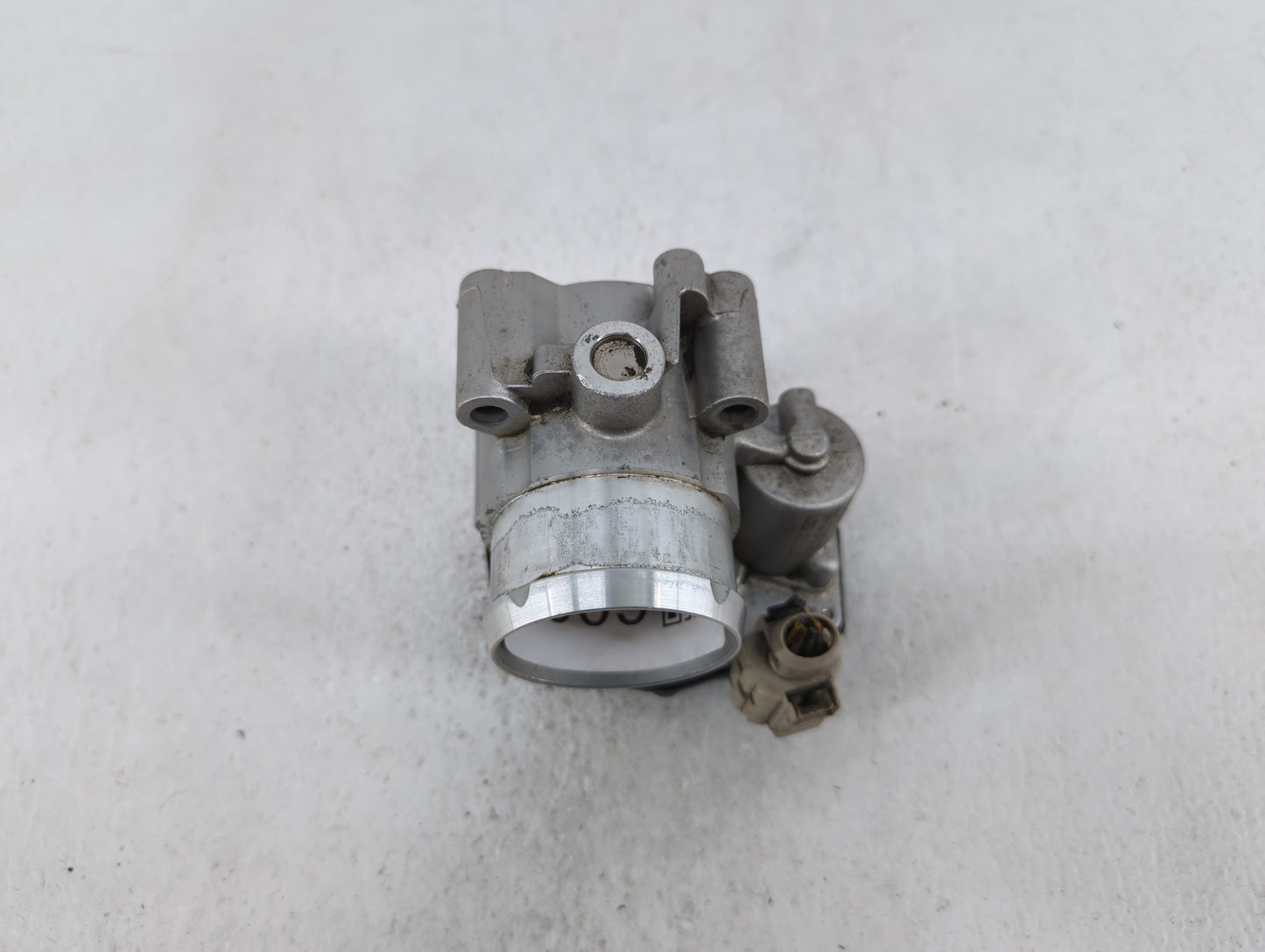 2014-2019 Ford Fusion Throttle Body P/N:DS7G-9F991-BB DS7G-9F991-CA Fits Fits 2014 2015 2016 2017 2018 2019 OEM Used Auto Pa