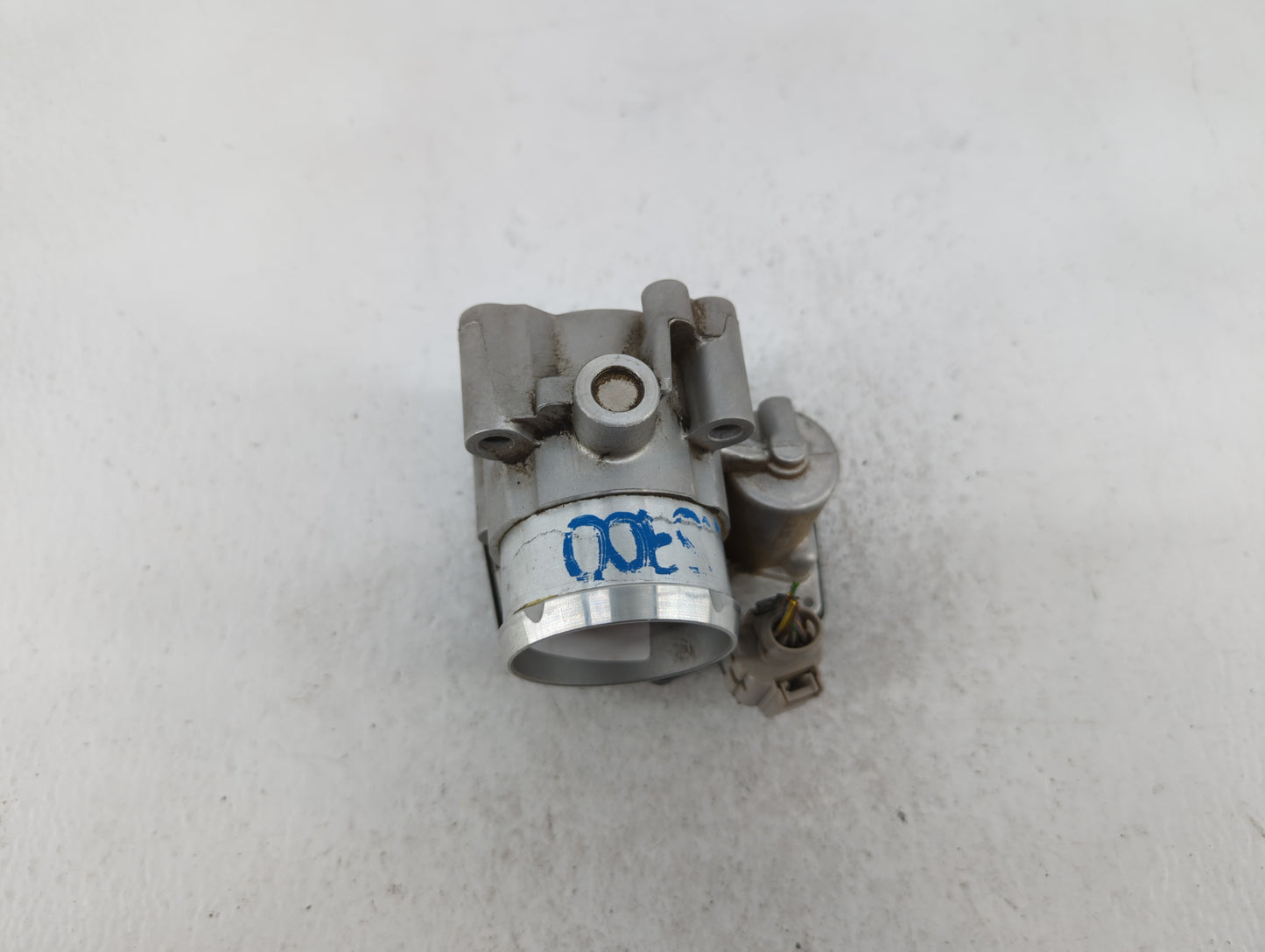 2014-2020 Ford Fusion Throttle Body P/N:DS7G-9F991-BB DS7G-9F991-CA Fits Fits 2014 2015 2016 2017 2018 2019 2020 OEM Used Au