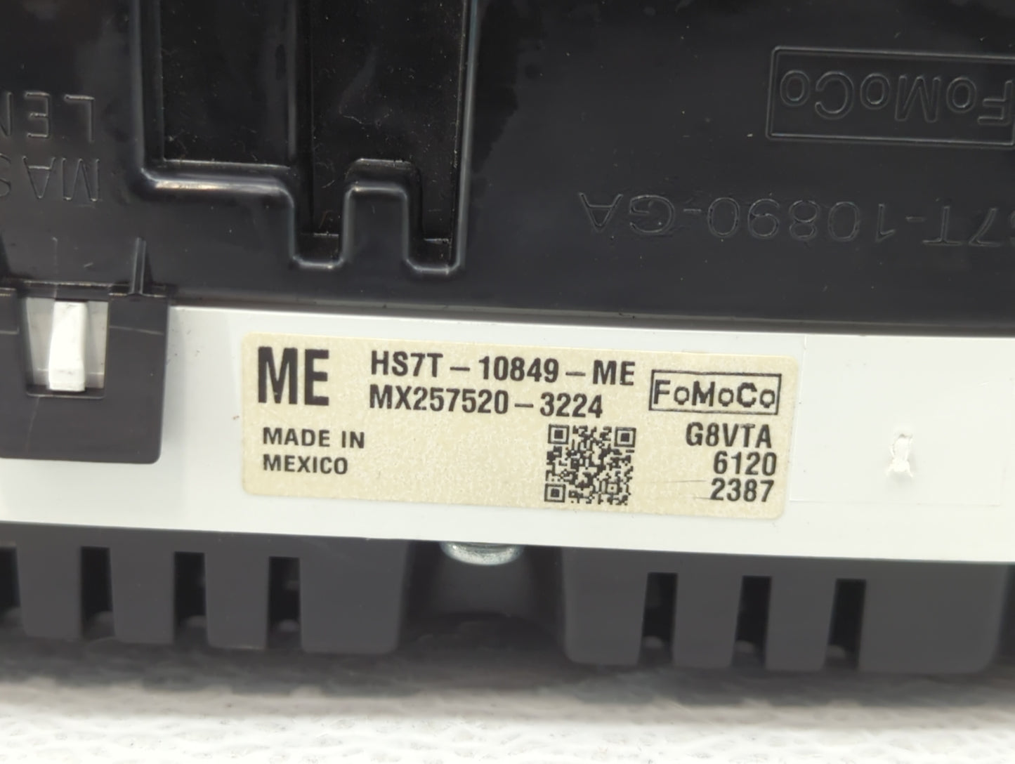 2017 Ford Fusion Instrument Cluster Speedometer Gauges P/N:HS7T-10849-ME HS7T-10849-MF, HS7T-10849-MD Fits OEM Used Auto Par