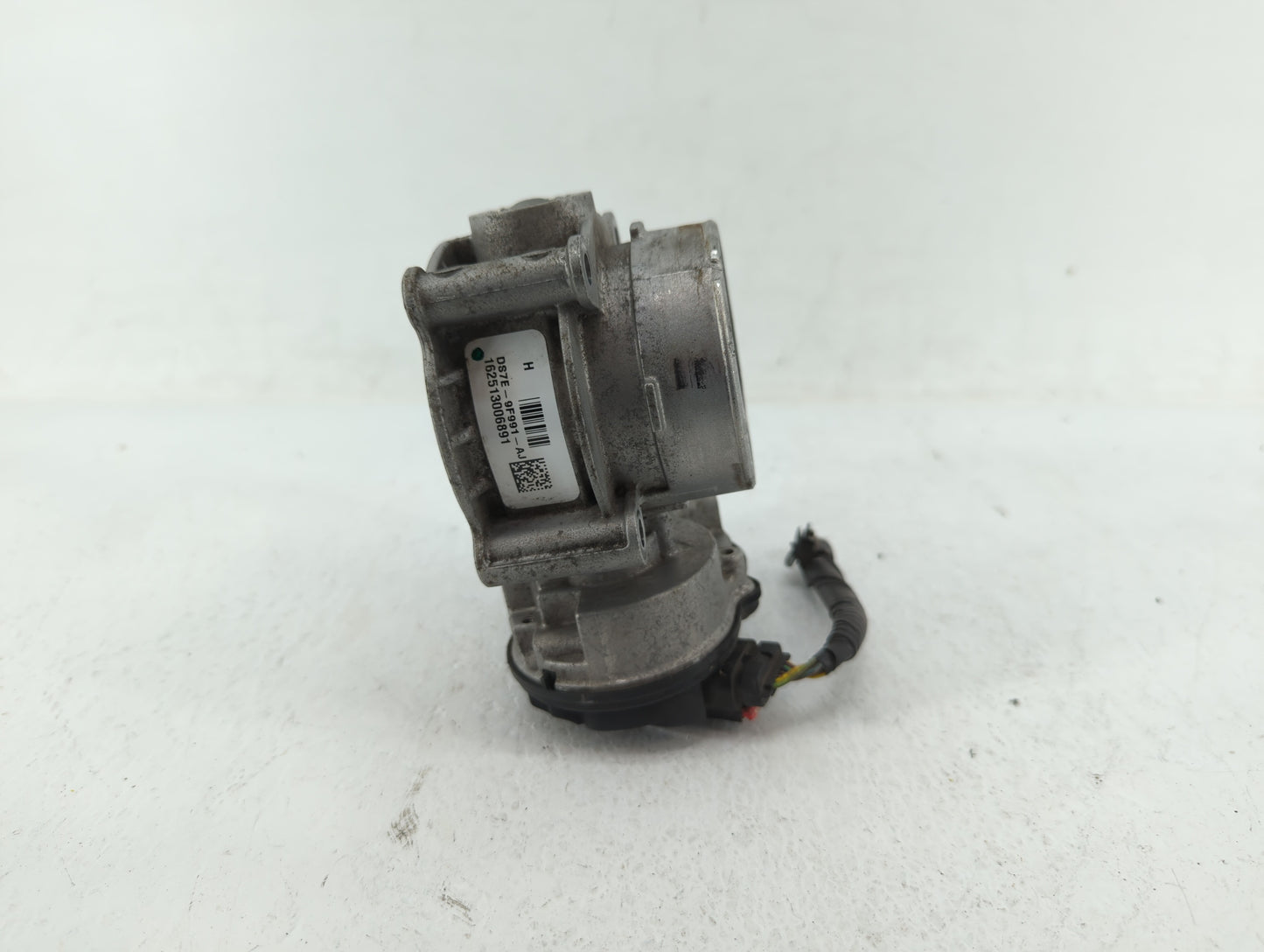 2013-2020 Ford Fusion Throttle Body P/N:DS7E-9F991-BB DS7E-9F991-AH Fits Fits 2013 2014 2015 2016 2017 2018 2019 2020 2021 2