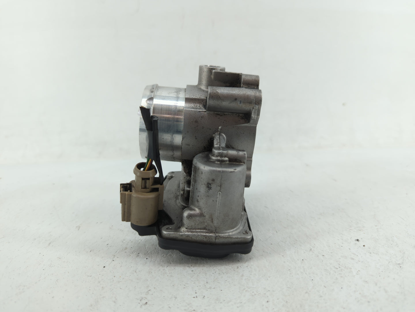 2014-2020 Ford Fusion Throttle Body P/N:DS7G-9F991-BB DS7G-9F991-CA Fits Fits 2014 2015 2016 2017 2018 2019 2020 OEM Used Au