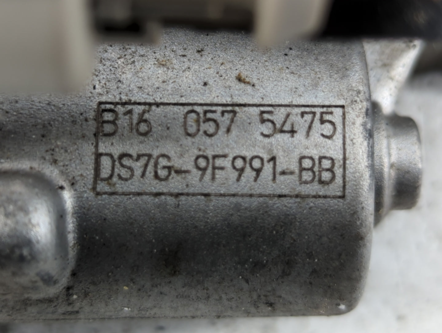 2014-2020 Ford Fusion Throttle Body P/N:DS7G-9F991-BB DS7G-9F991-CA Fits Fits 2014 2015 2016 2017 2018 2019 2020 OEM Used Au