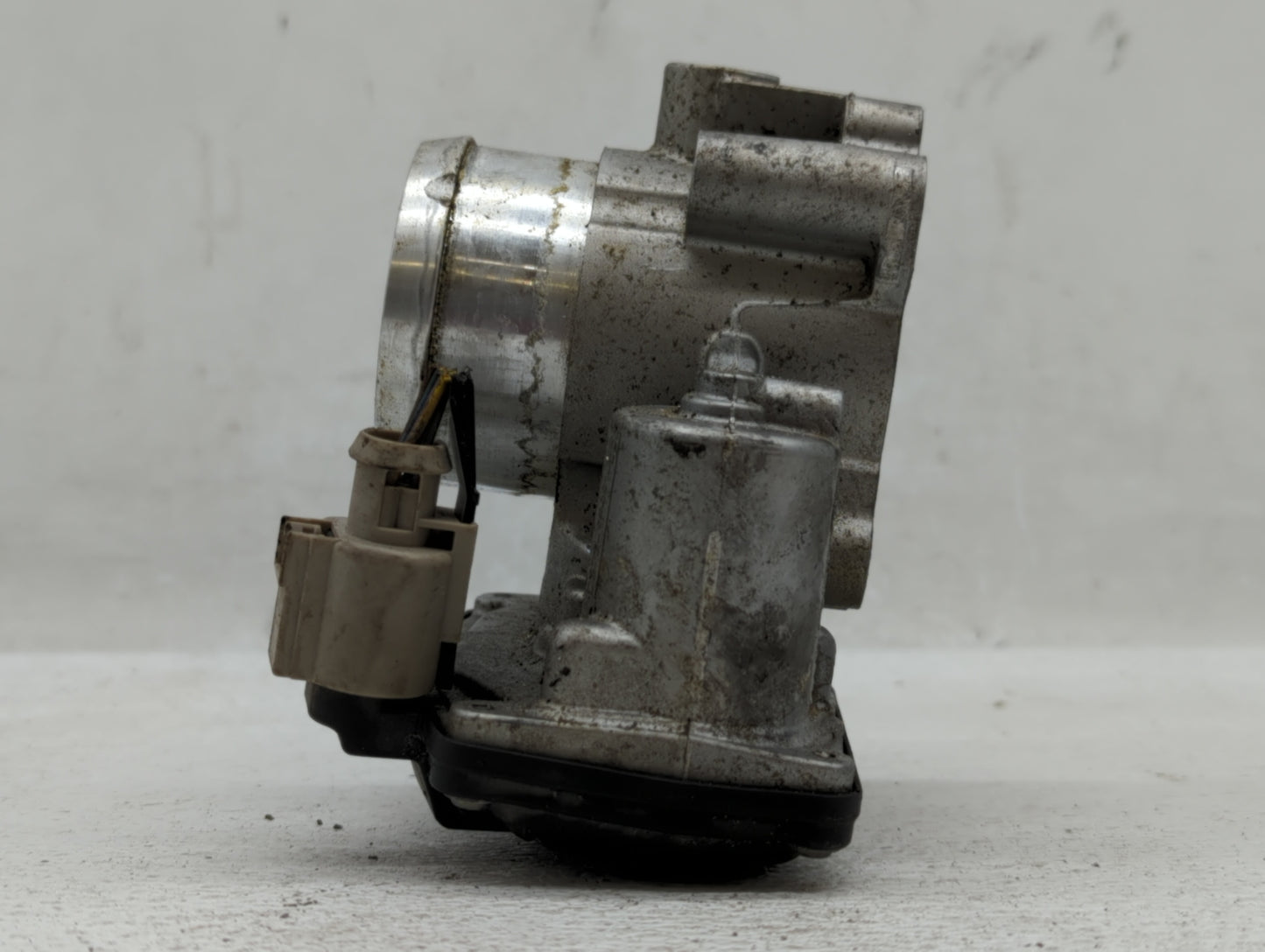 2014-2020 Ford Fusion Throttle Body P/N:DS7G-9F991-BB DS7G-9F991-CA Fits Fits 2014 2015 2016 2017 2018 2019 2020 OEM Used Au
