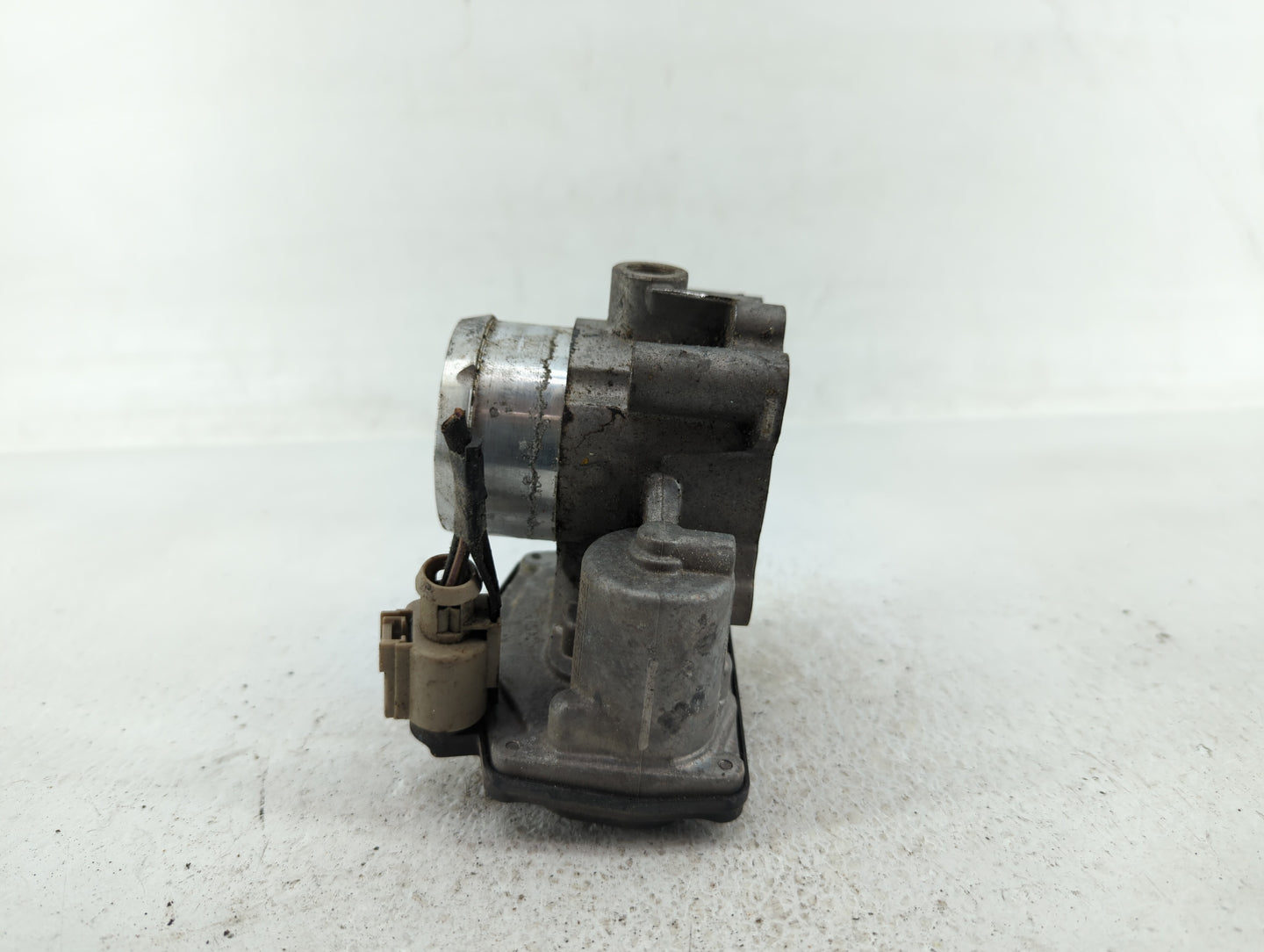 2014-2020 Ford Fusion Throttle Body P/N:DS7G-9F991-BB DS7G-9F991-CA Fits Fits 2014 2015 2016 2017 2018 2019 2020 OEM Used Au