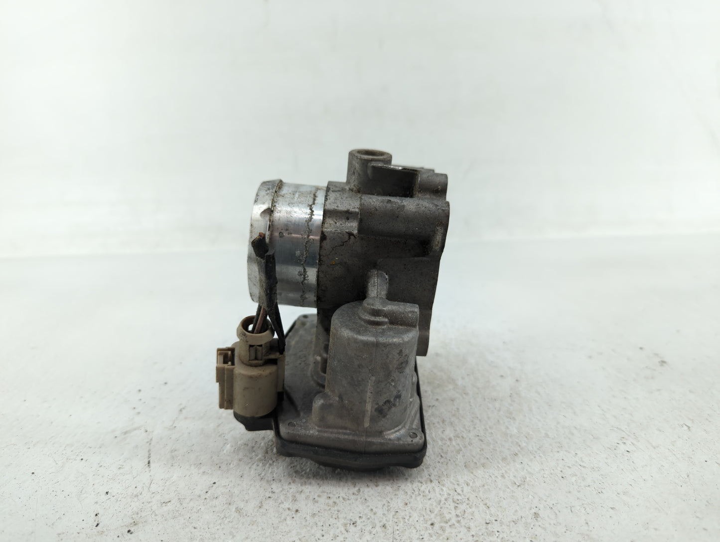 2014-2020 Ford Fusion Throttle Body P/N:DS7G-9F991-BB DS7G-9F991-CA Fits Fits 2014 2015 2016 2017 2018 2019 2020 OEM Used Au