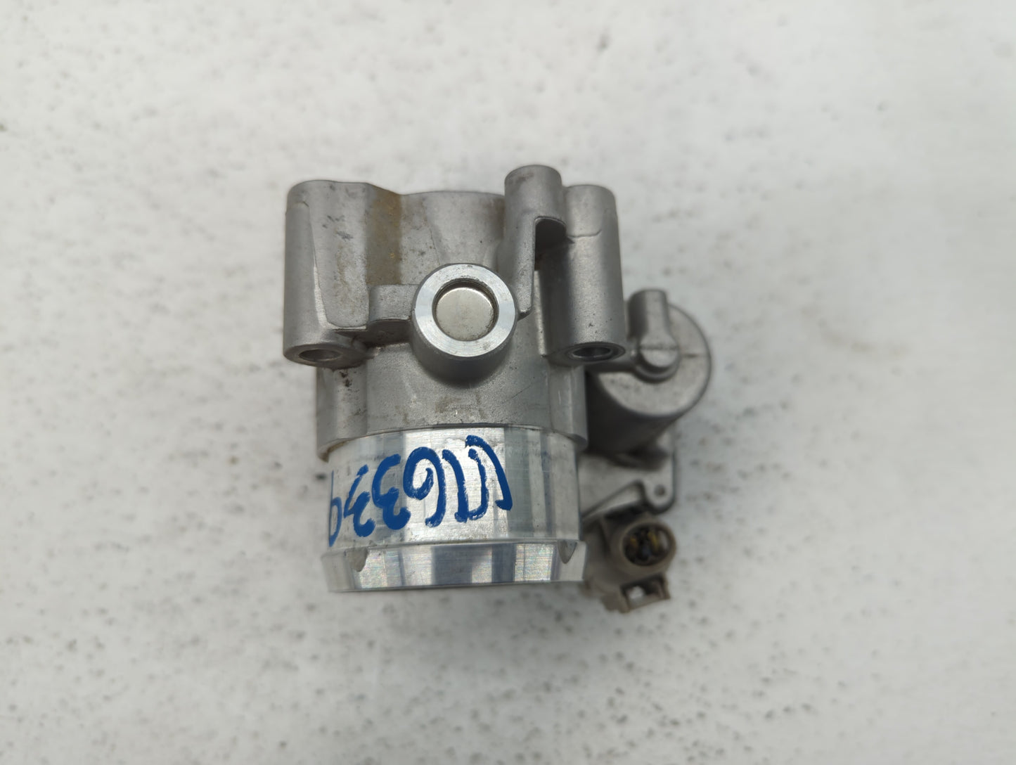 2014-2020 Ford Fusion Throttle Body P/N:DS7G-9F991-BB DS7G-9F991-CA Fits Fits 2014 2015 2016 2017 2018 2019 2020 OEM Used Au