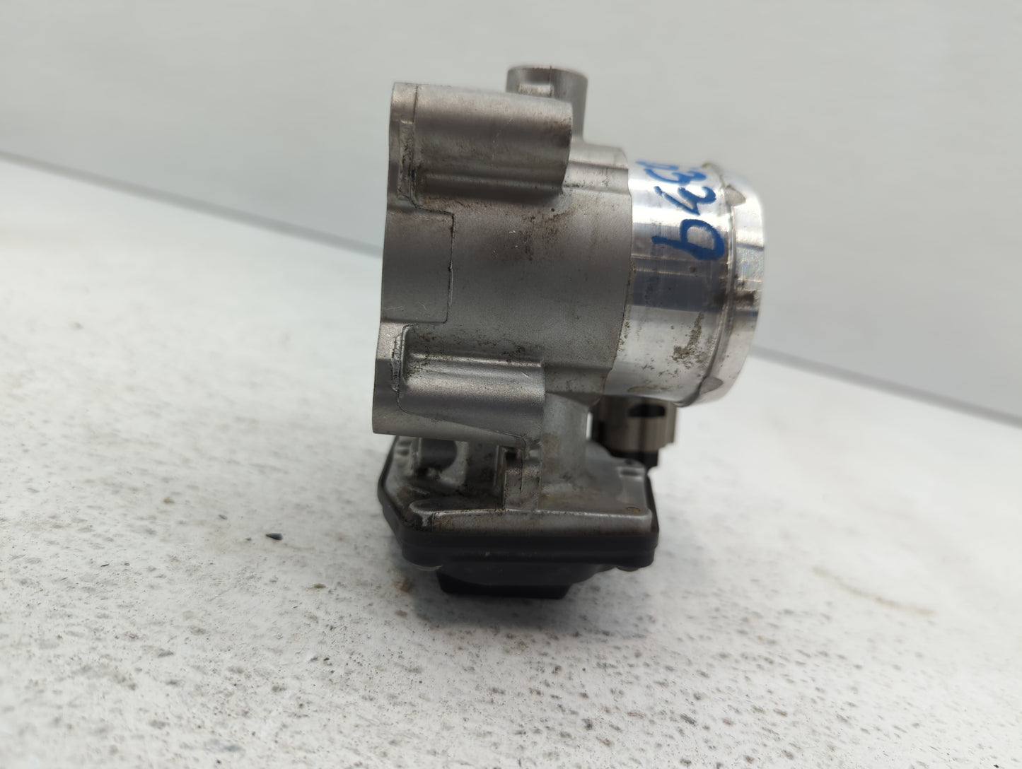 2014-2020 Ford Fusion Throttle Body P/N:DS7G-9F991-BB DS7G-9F991-CA Fits Fits 2014 2015 2016 2017 2018 2019 2020 OEM Used Au