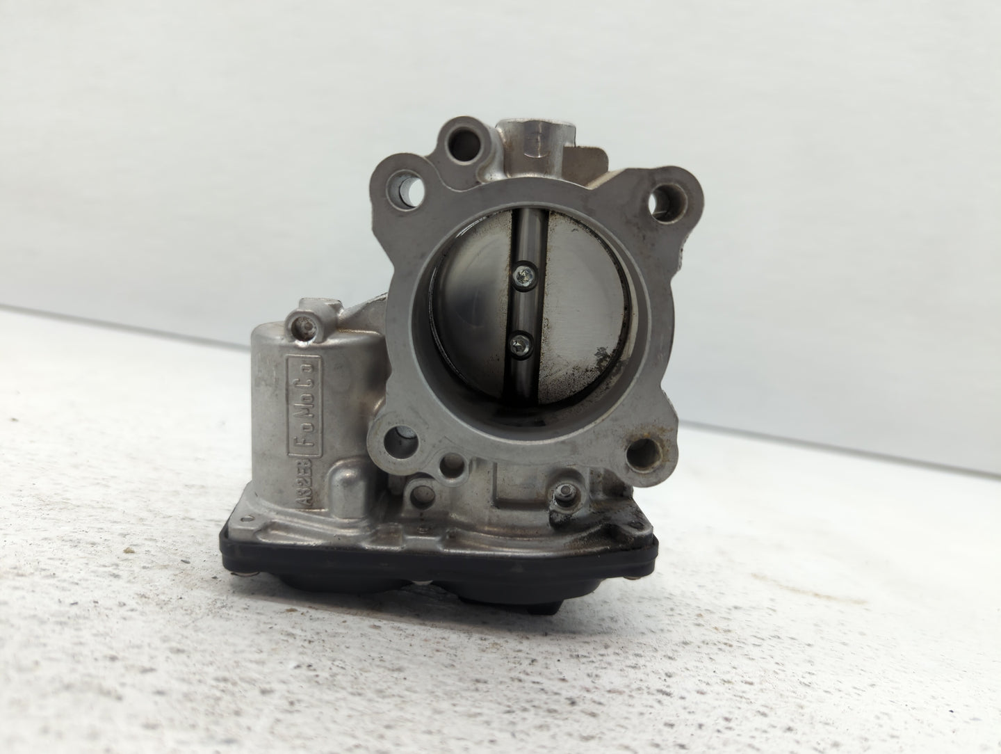 2014-2020 Ford Fusion Throttle Body P/N:DS7G-9F991-BB DS7G-9F991-CA Fits Fits 2014 2015 2016 2017 2018 2019 2020 OEM Used Au