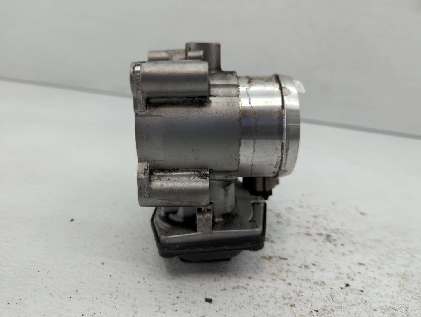 2014-2020 Ford Fusion Throttle Body P/N:DS7G-9F991-BR Fits Fits 2014 2015 2016 2017 2018 2019 2020 OEM Used Auto Parts - Oem