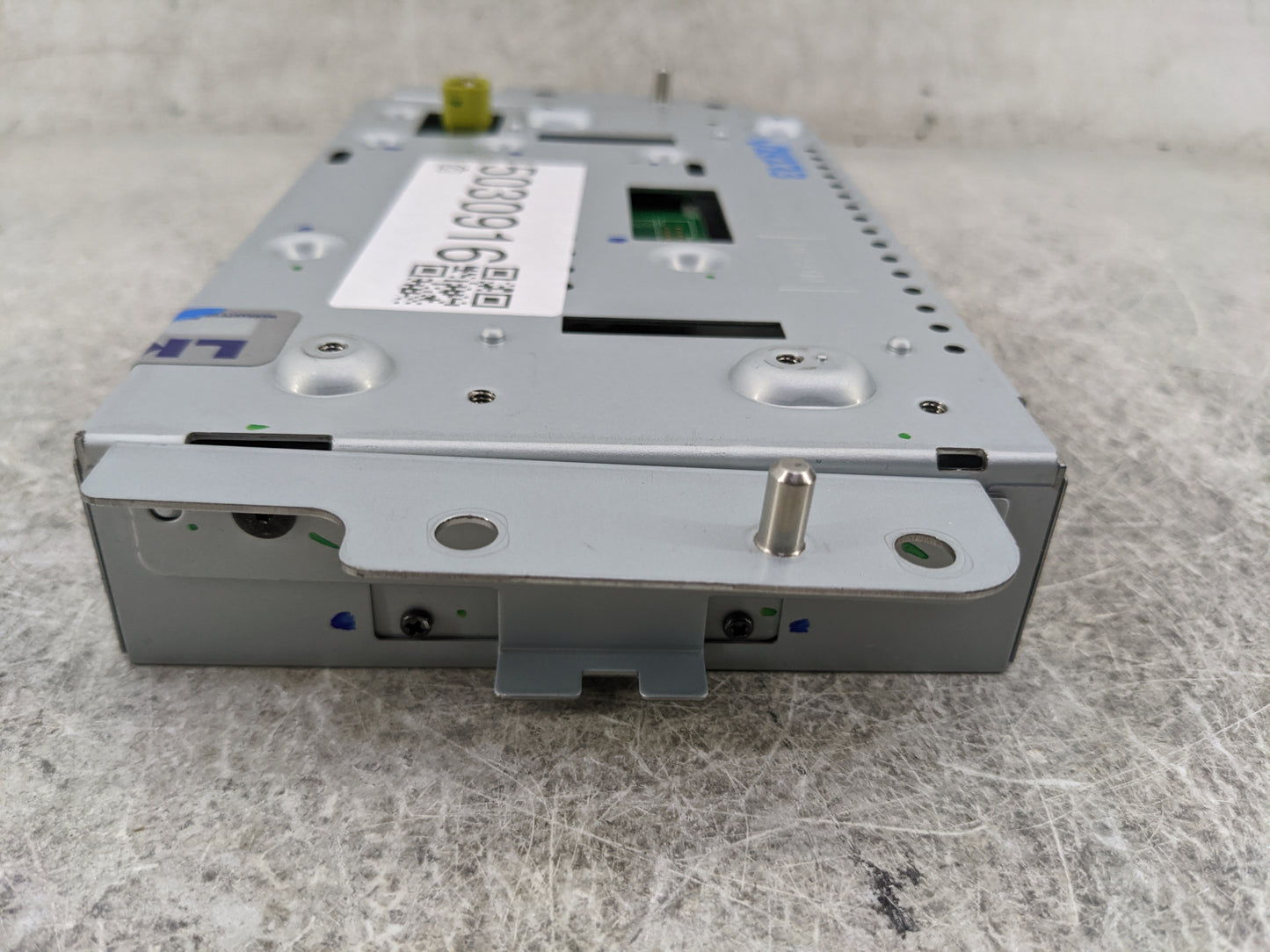 2017-2020 Ford Fusion Information Display Screen 5030916 - Oemusedautoparts1.com