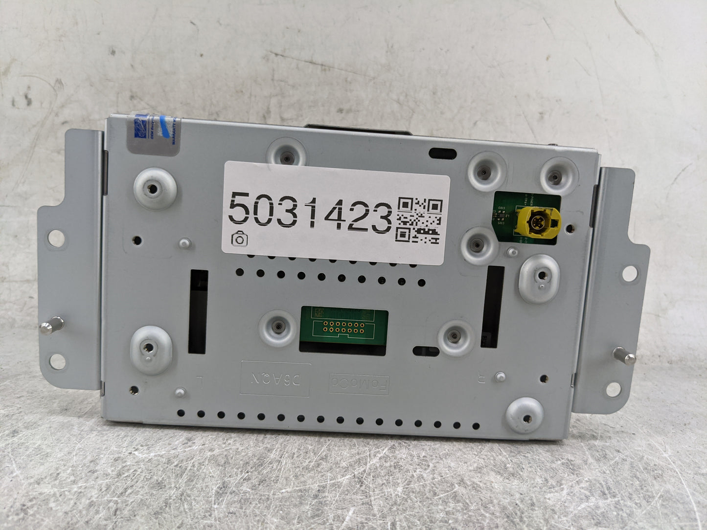 2017-2020 Ford Fusion Information Display Screen 5031423 - Oemusedautoparts1.com