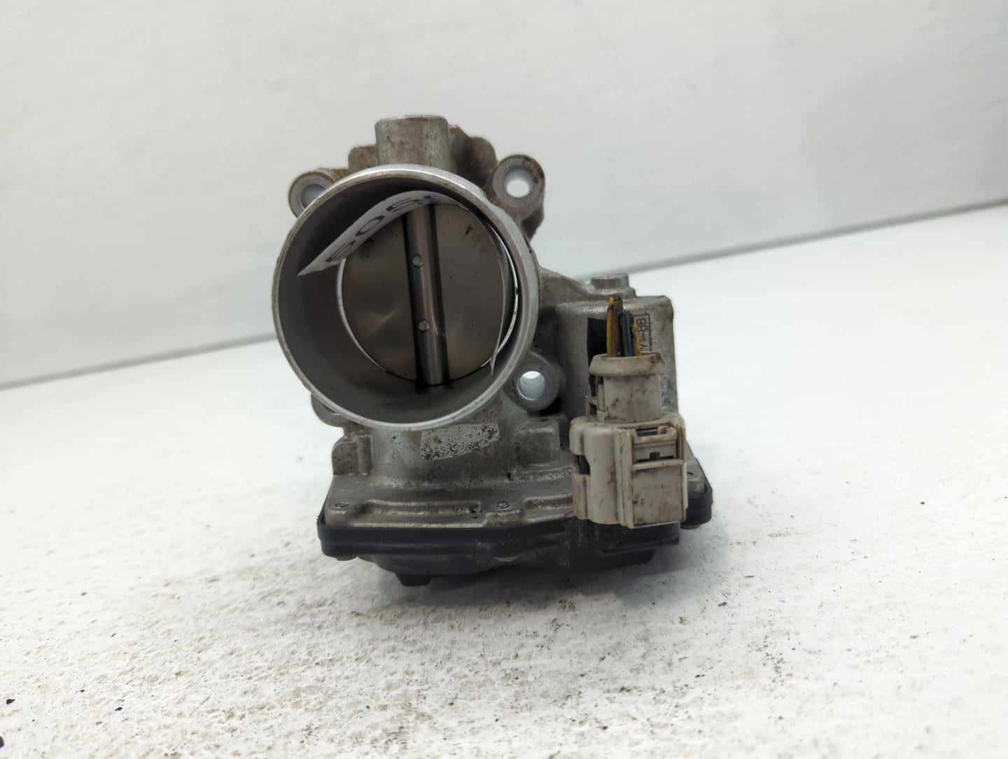 2014-2020 Ford Fusion Throttle Body P/N:DS7G-9F991-CA DS7G-9F991-BB Fits Fits 2014 2015 2016 2017 2018 2019 2020 OEM Used Au