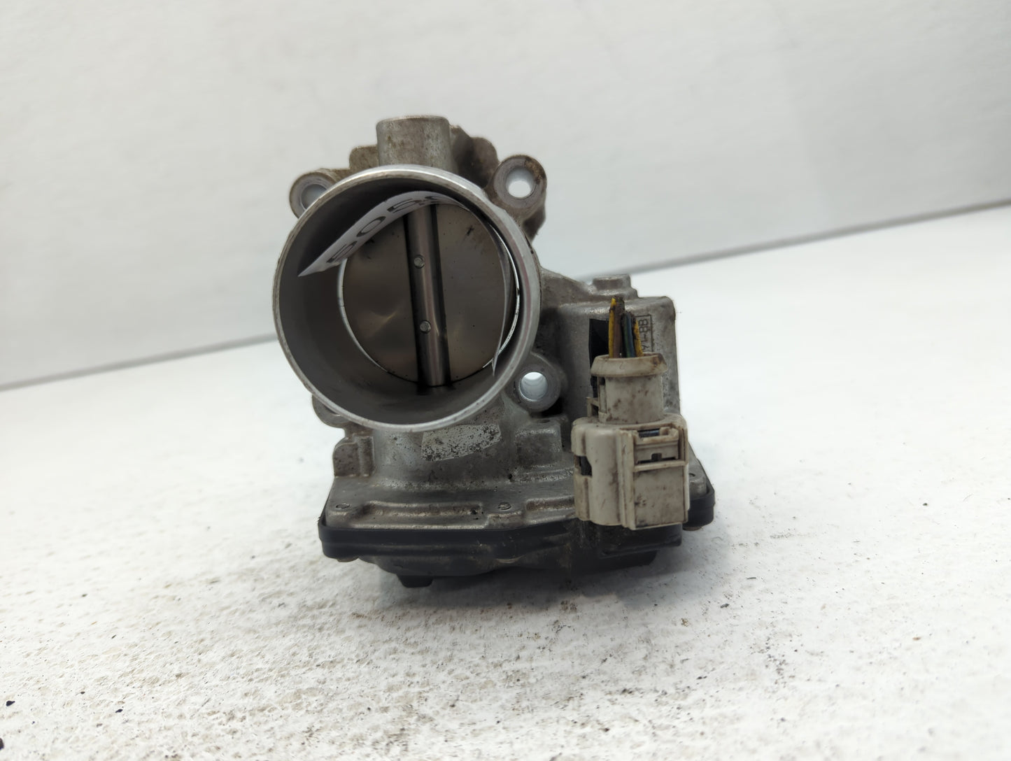 2014-2020 Ford Fusion Throttle Body P/N:DS7G-9F991-CA DS7G-9F991-BB Fits Fits 2014 2015 2016 2017 2018 2019 2020 OEM Used Au