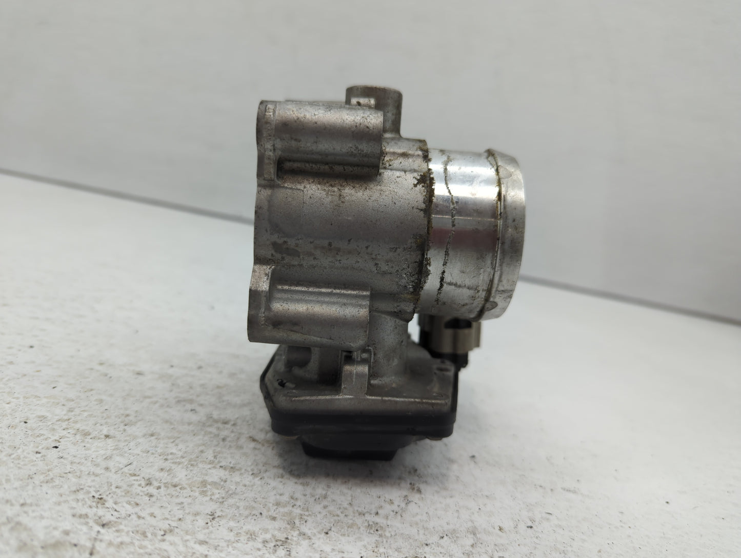 2014-2020 Ford Fusion Throttle Body P/N:DS7G-9F991-CA DS7G-9F991-BB Fits Fits 2014 2015 2016 2017 2018 2019 2020 OEM Used Au