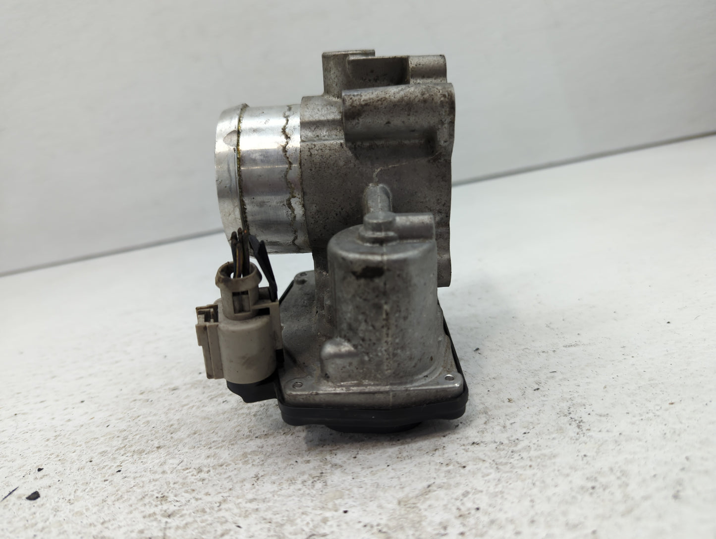 2014-2020 Ford Fusion Throttle Body P/N:DS7G-9F991-CA DS7G-9F991-BB Fits Fits 2014 2015 2016 2017 2018 2019 2020 OEM Used Au