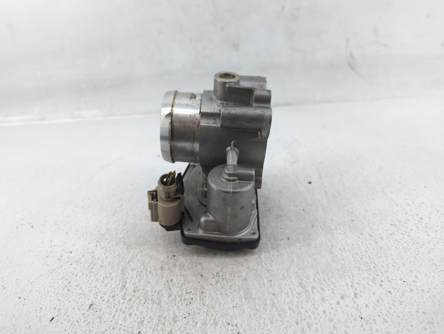 2014-2020 Ford Fusion Throttle Body P/N:DS7G-9F991-BB Fits Fits 2014 2015 2016 2017 2018 2019 2020 OEM Used Auto Parts - Oem