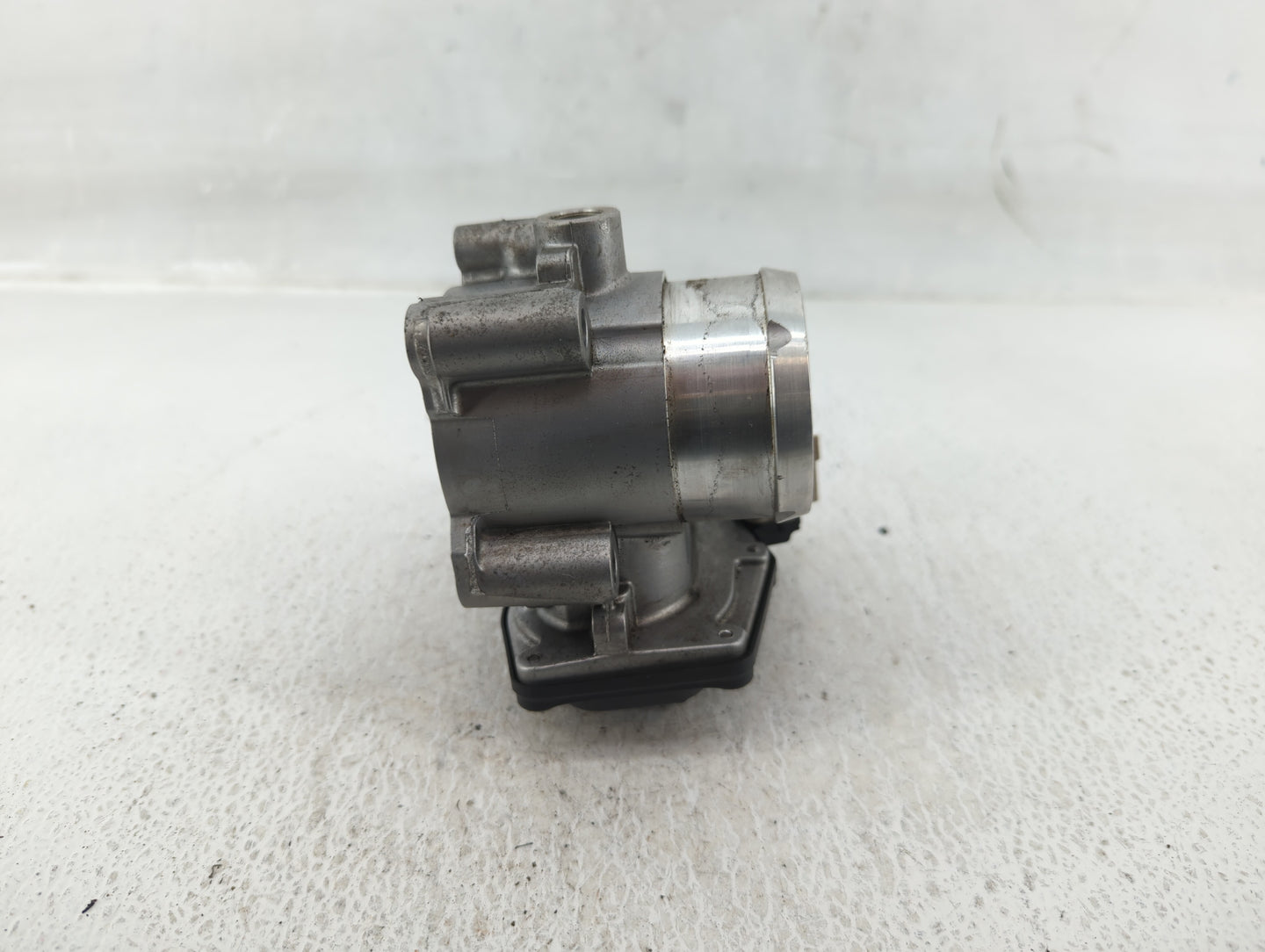 2014-2020 Ford Fusion Throttle Body P/N:DS7G-9F991-BB Fits Fits 2014 2015 2016 2017 2018 2019 2020 OEM Used Auto Parts - Oem