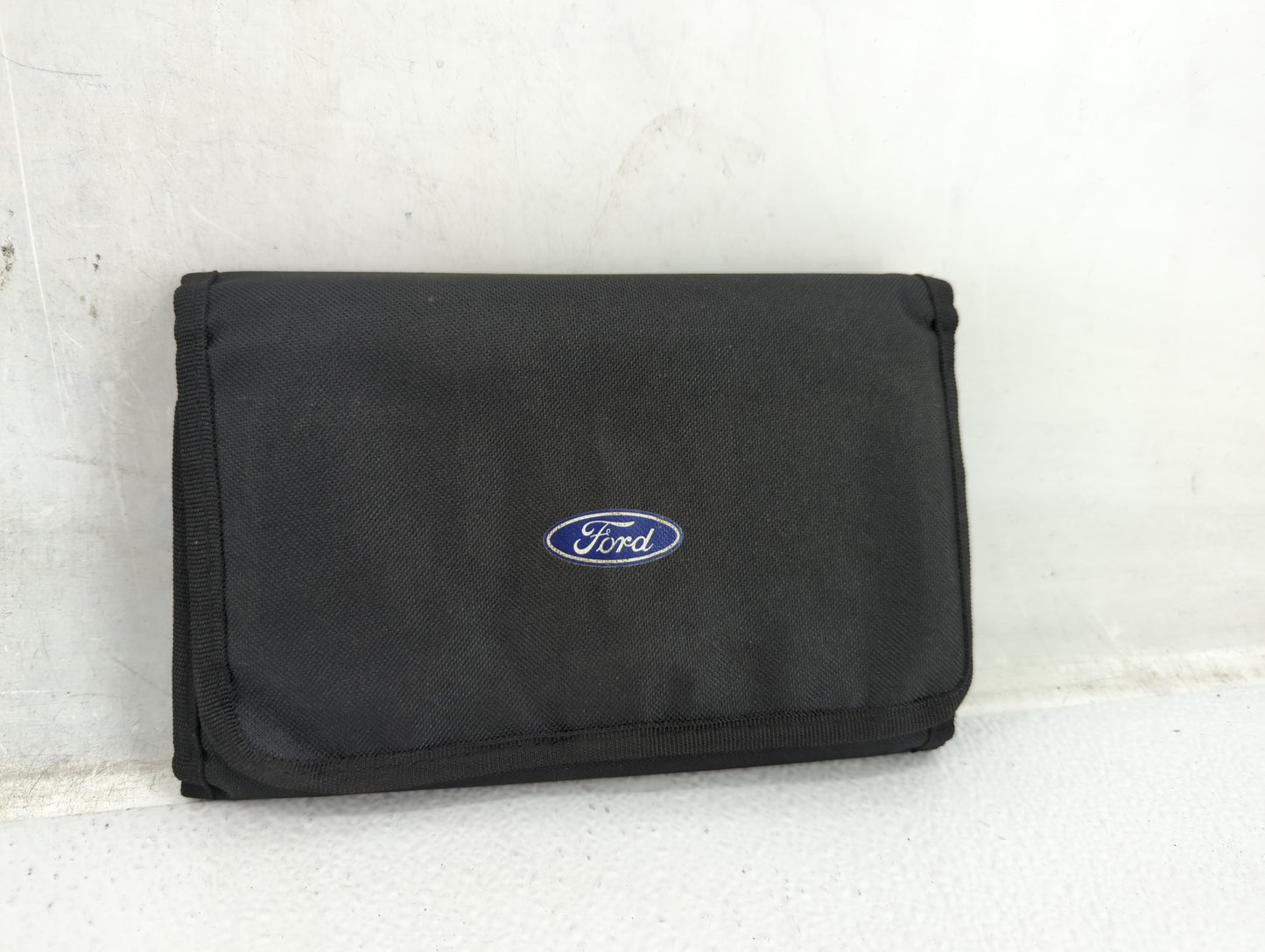 2017 Ford Fusion Owners Manual Book Guide P/N:HE5J 19A321 AA OEM Used Auto Parts - Oemusedautoparts1.com