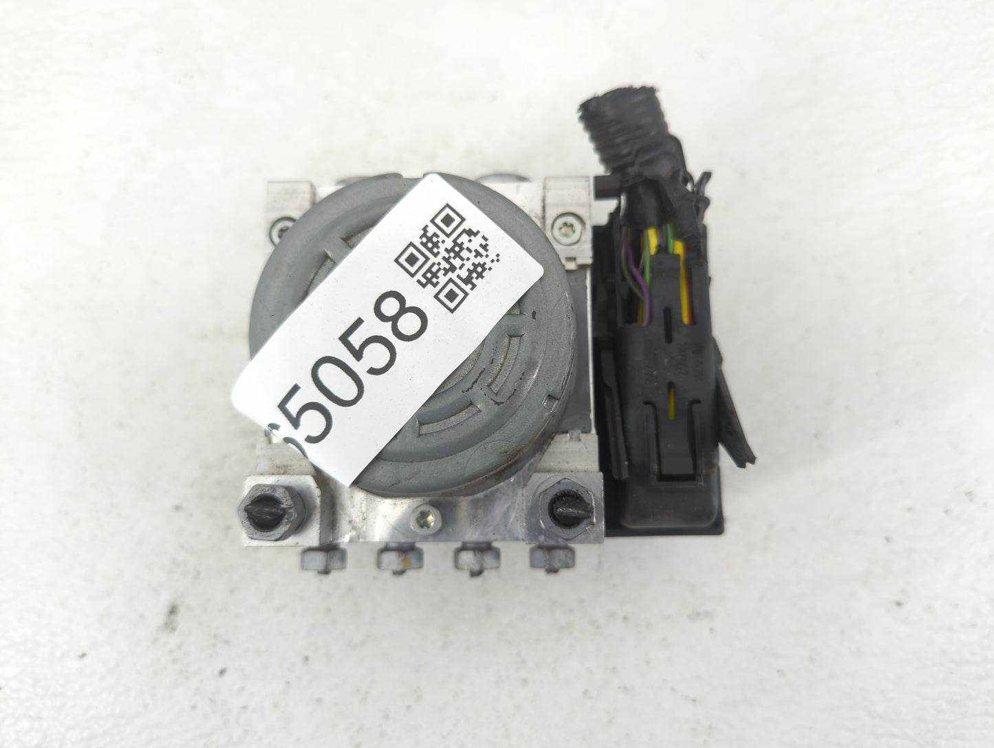 2017-2018 Ford Fusion ABS Pump Control Module Replacement P/N:HG9C-2B373-BG HG9C-2B373-BH Fits Fits 2017 2018 OEM Used Auto 