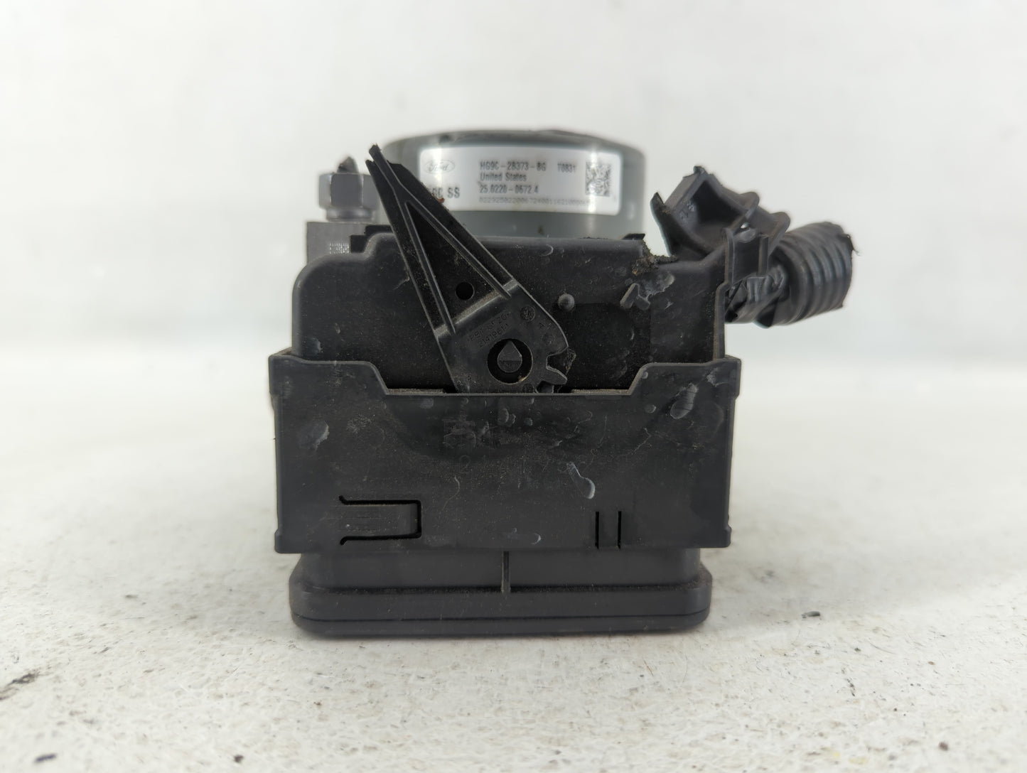 2017-2018 Ford Fusion ABS Pump Control Module Replacement P/N:HG9C-2B373-BG HG9C-2B373-BH Fits Fits 2017 2018 OEM Used Auto 