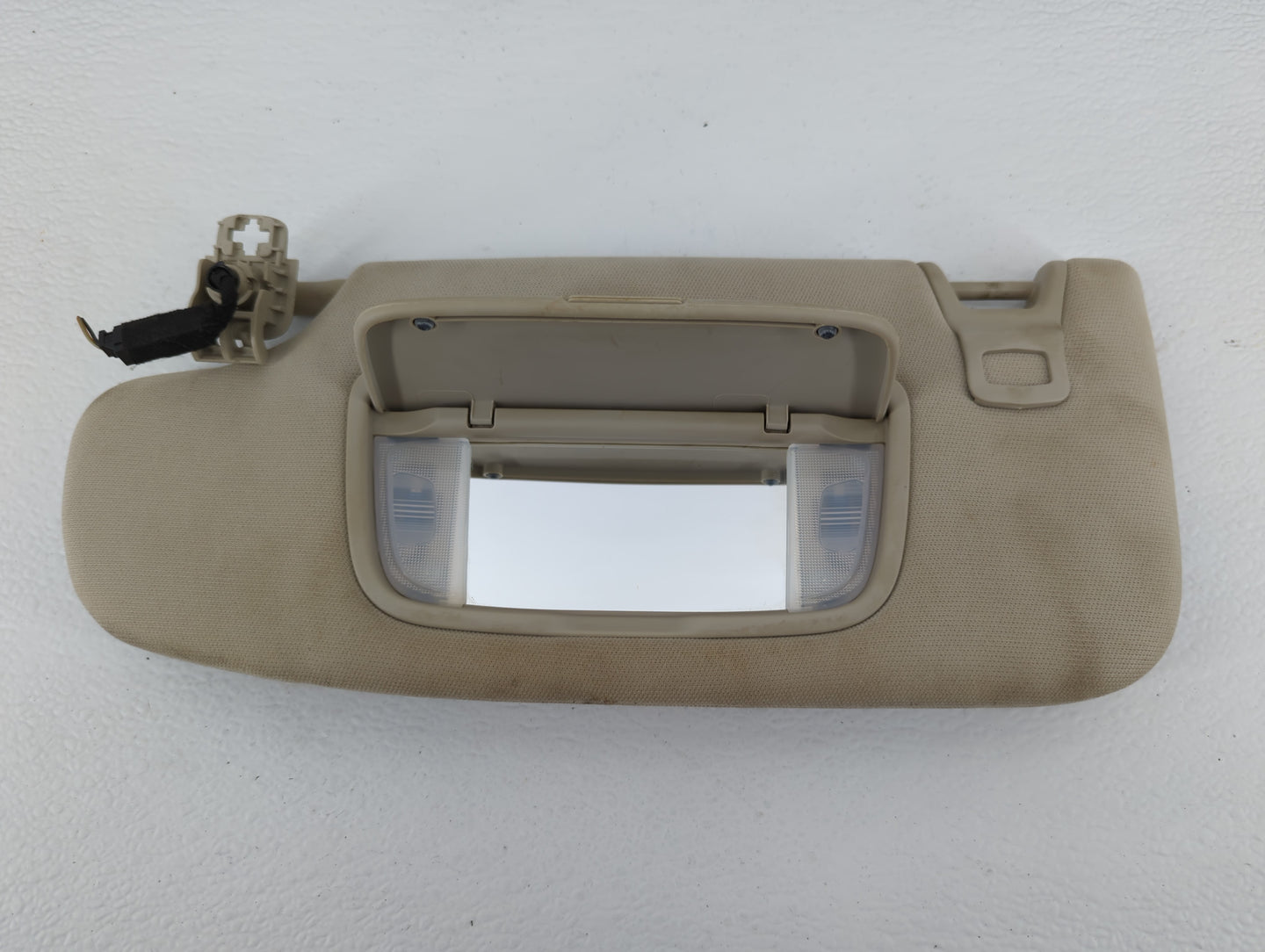 2017-2020 Ford Fusion Sun Visor Shade Replacement Passenger Right Mirror Fits Fits 2017 2018 2019 2020 OEM Used Auto Parts -