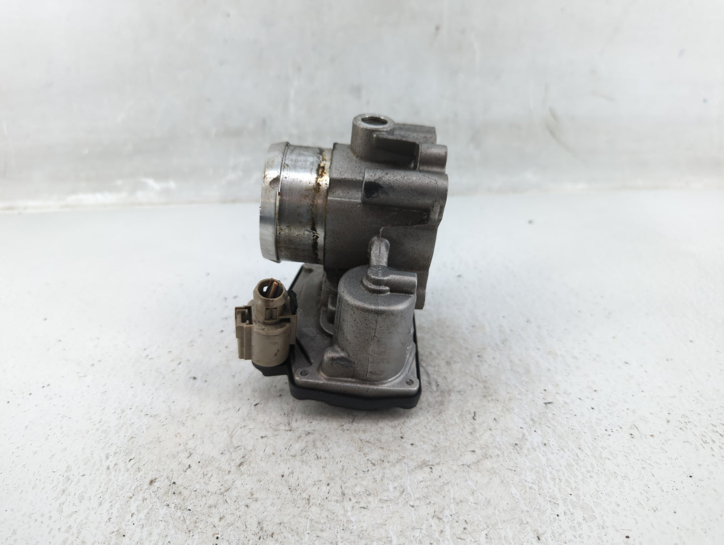 2014-2020 Ford Fusion Throttle Body P/N:B16 140 6038 DS7G-9F991-BB Fits Fits 2014 2015 2016 2017 2018 2019 2020 OEM Used Aut
