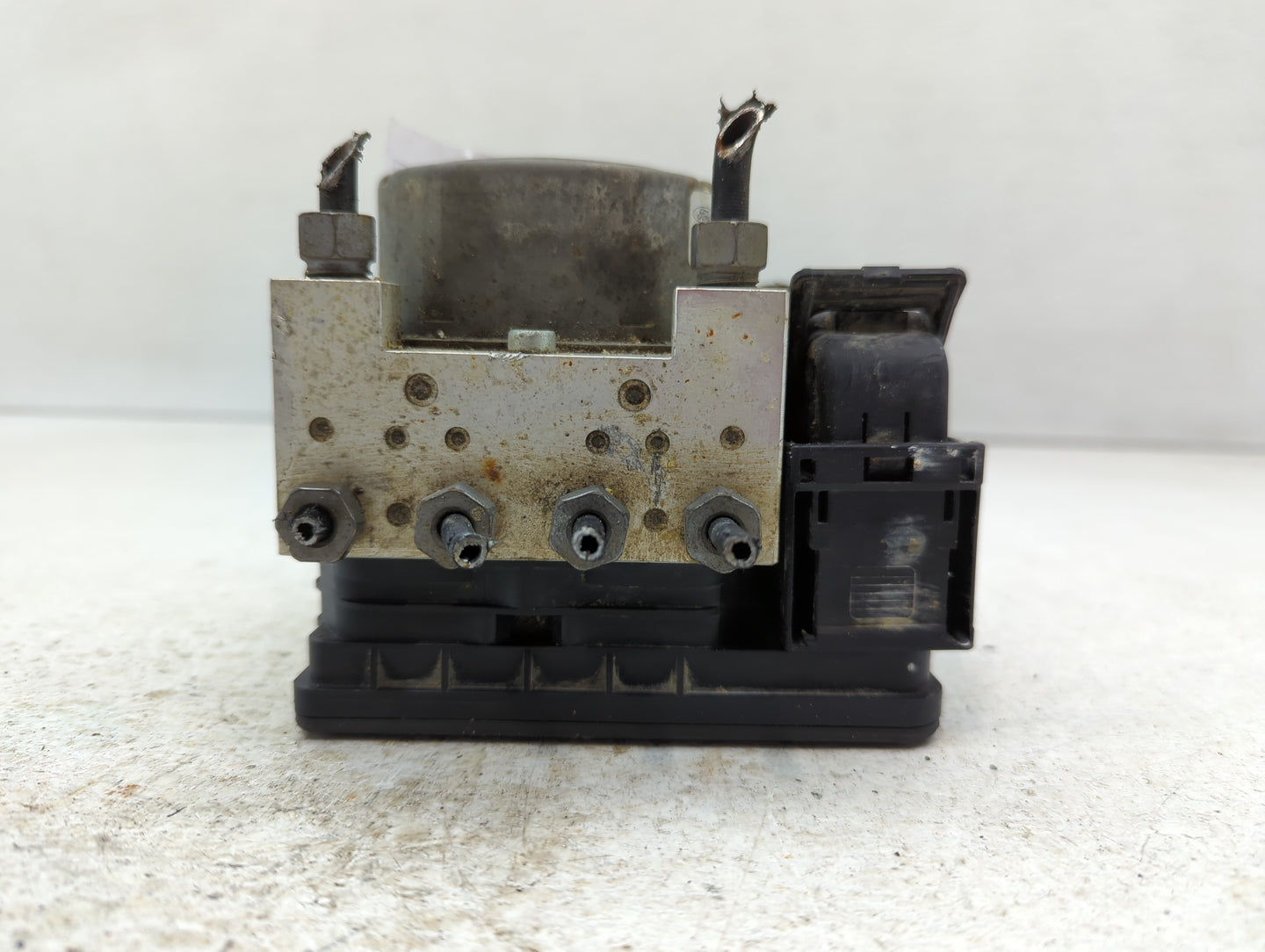 2017 Ford Fusion ABS Pump Control Module Replacement P/N:HG9C-2B373-CF Fits Fits 2018 OEM Used Auto Parts - Oemusedautoparts
