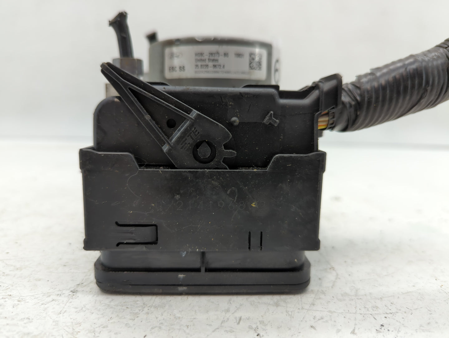2017-2018 Ford Fusion ABS Pump Control Module Replacement P/N:HG9C-2B373-BG Fits Fits 2017 2018 OEM Used Auto Parts - Oemuse