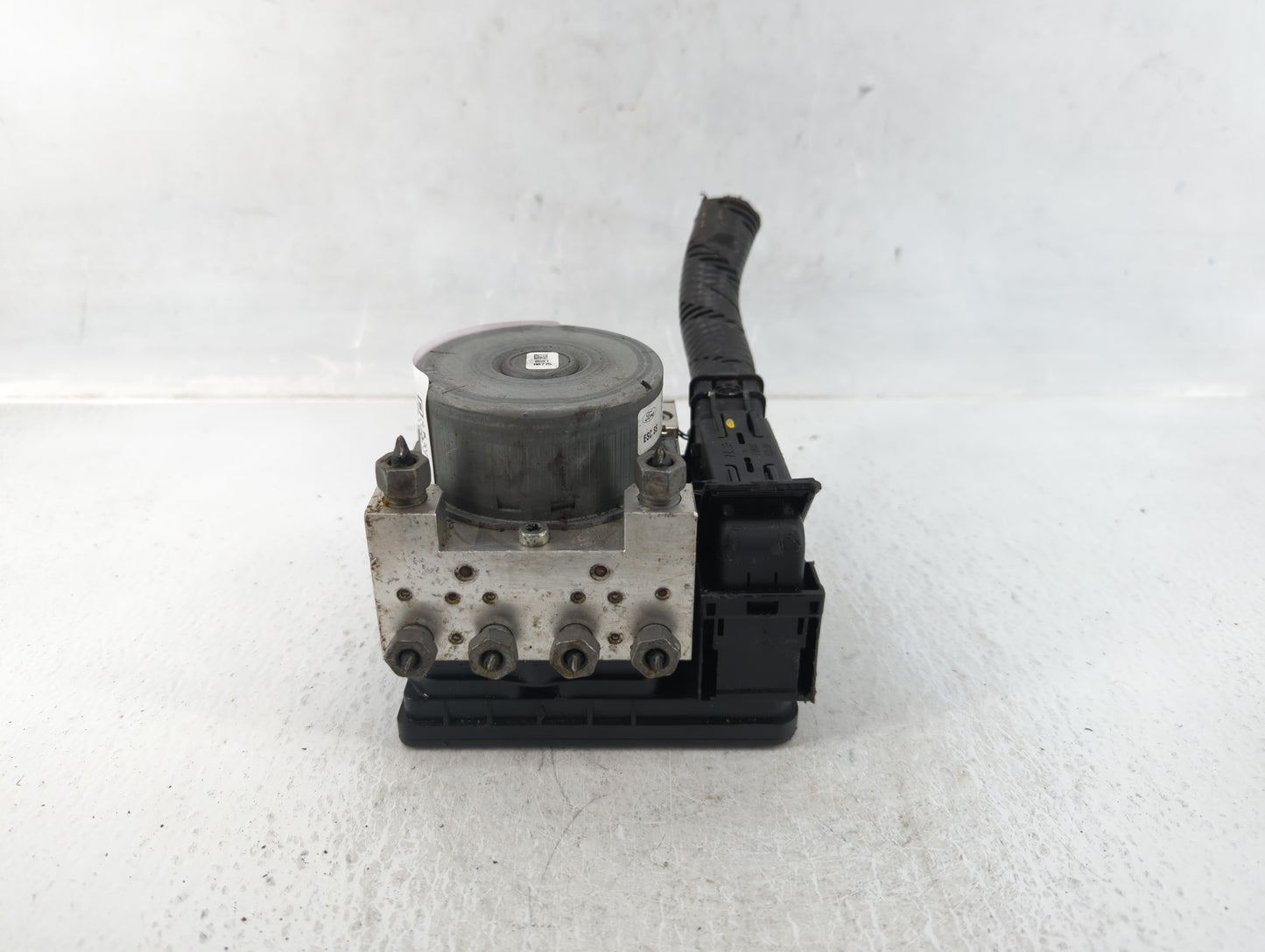 2017-2018 Ford Fusion ABS Pump Control Module Replacement P/N:HG9C-2B373-BH HG9C-2B373-BG Fits Fits 2017 2018 OEM Used Auto 